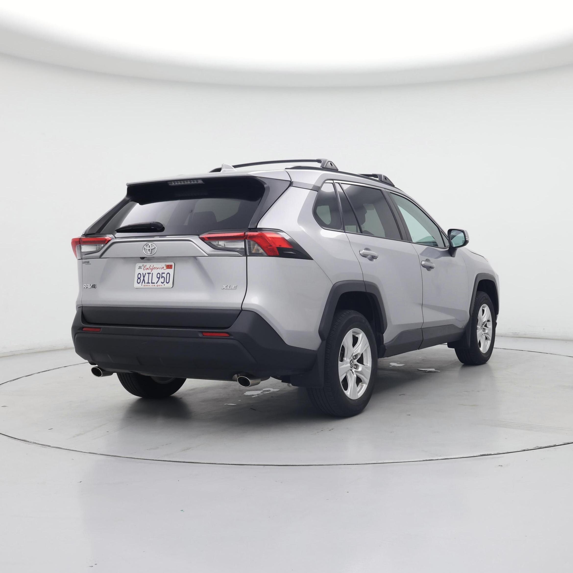 Thumbnail: 2021 Toyota RAV4 - 8