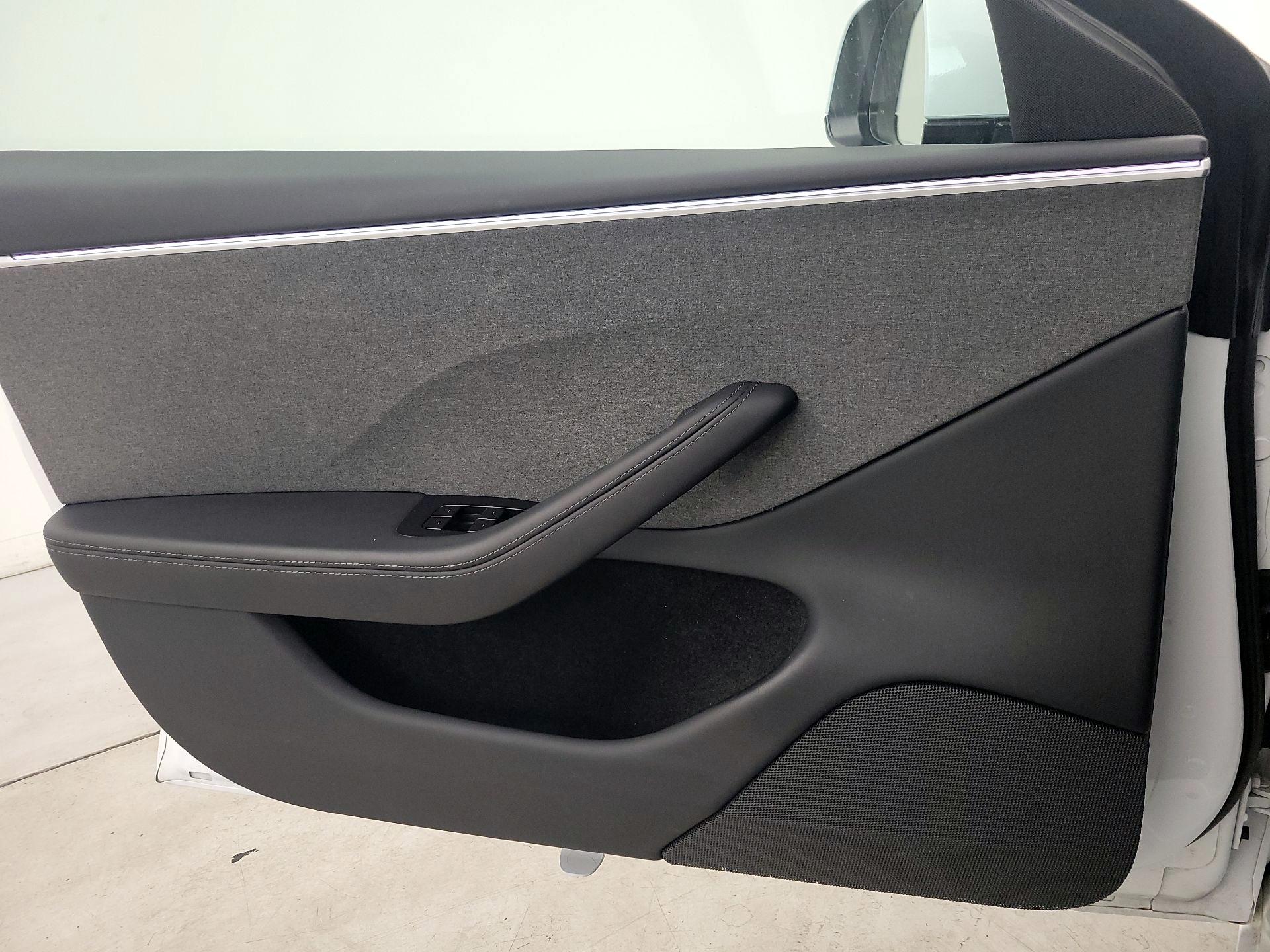 Thumbnail: 2025 Tesla Model 3 - 12