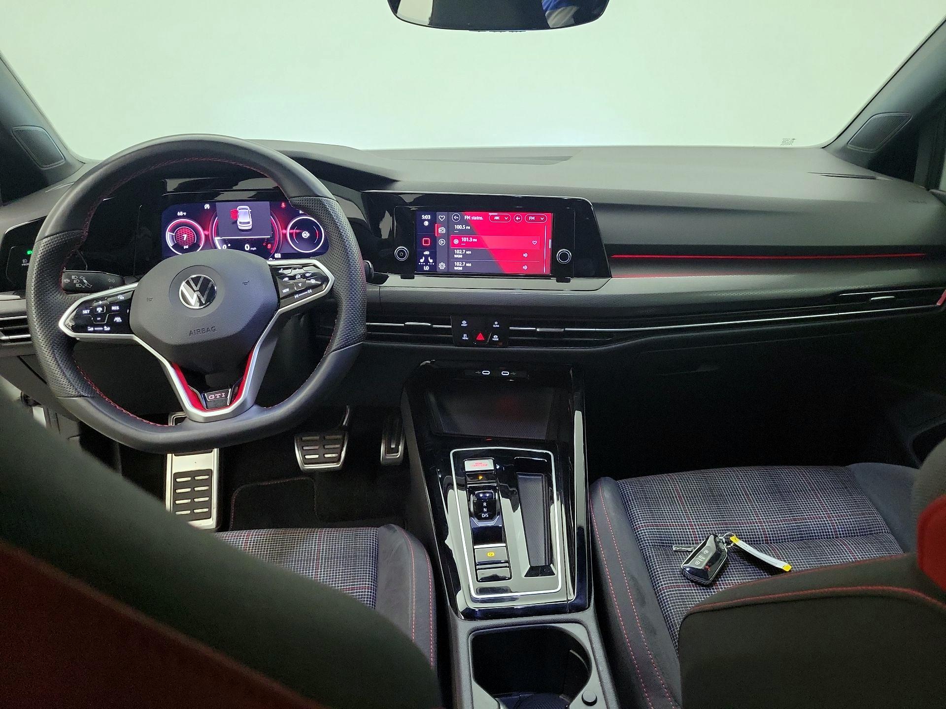 Thumbnail: 2023 Volkswagen Golf - 9
