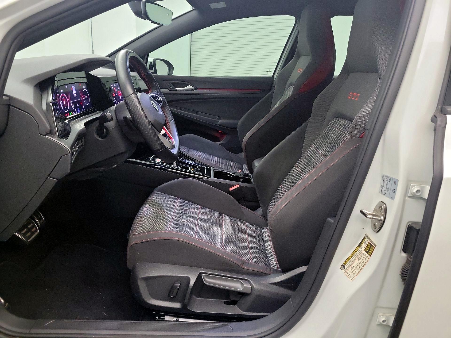 Thumbnail: 2023 Volkswagen Golf - 11