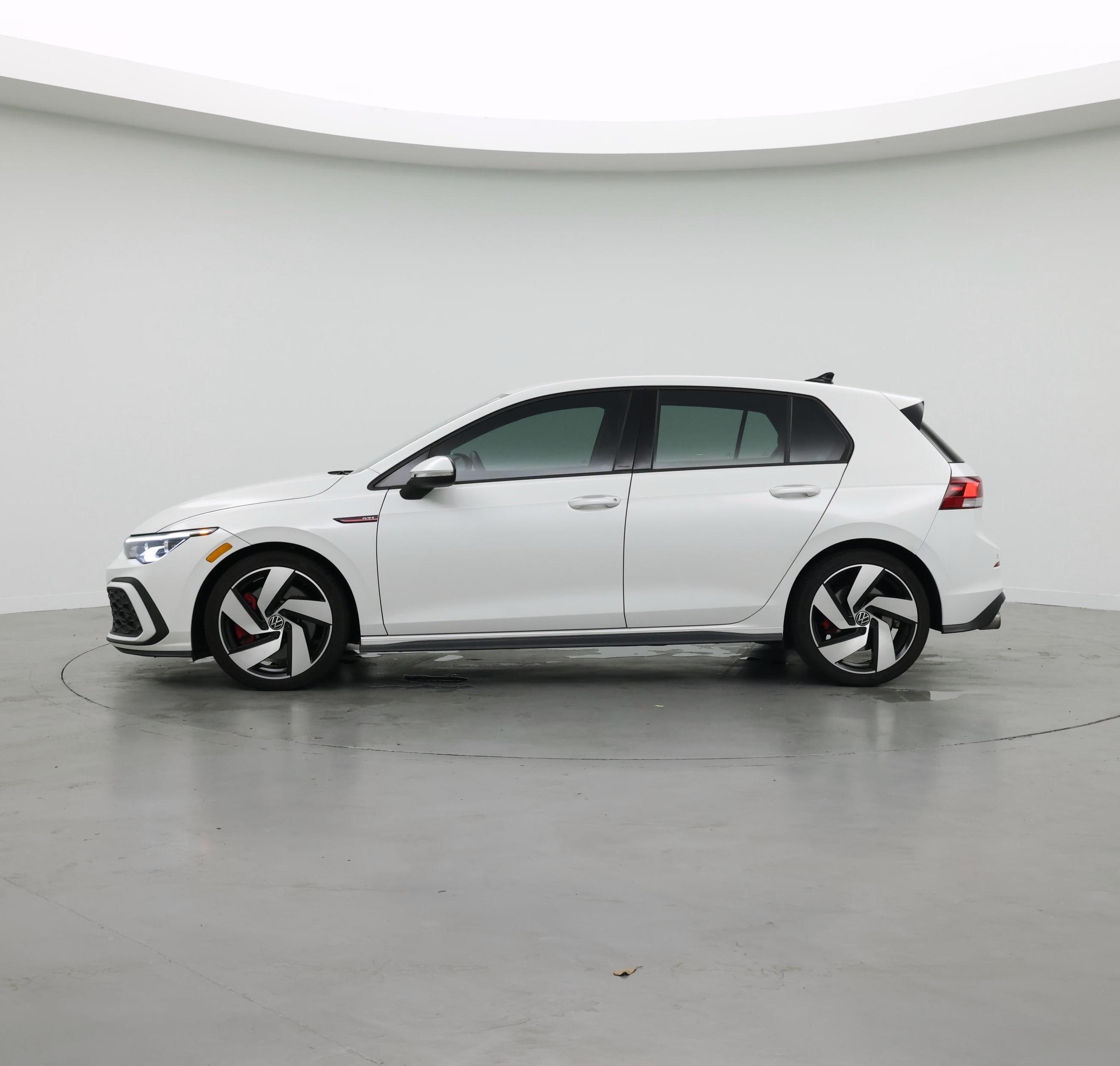 Thumbnail: 2023 Volkswagen Golf - 3