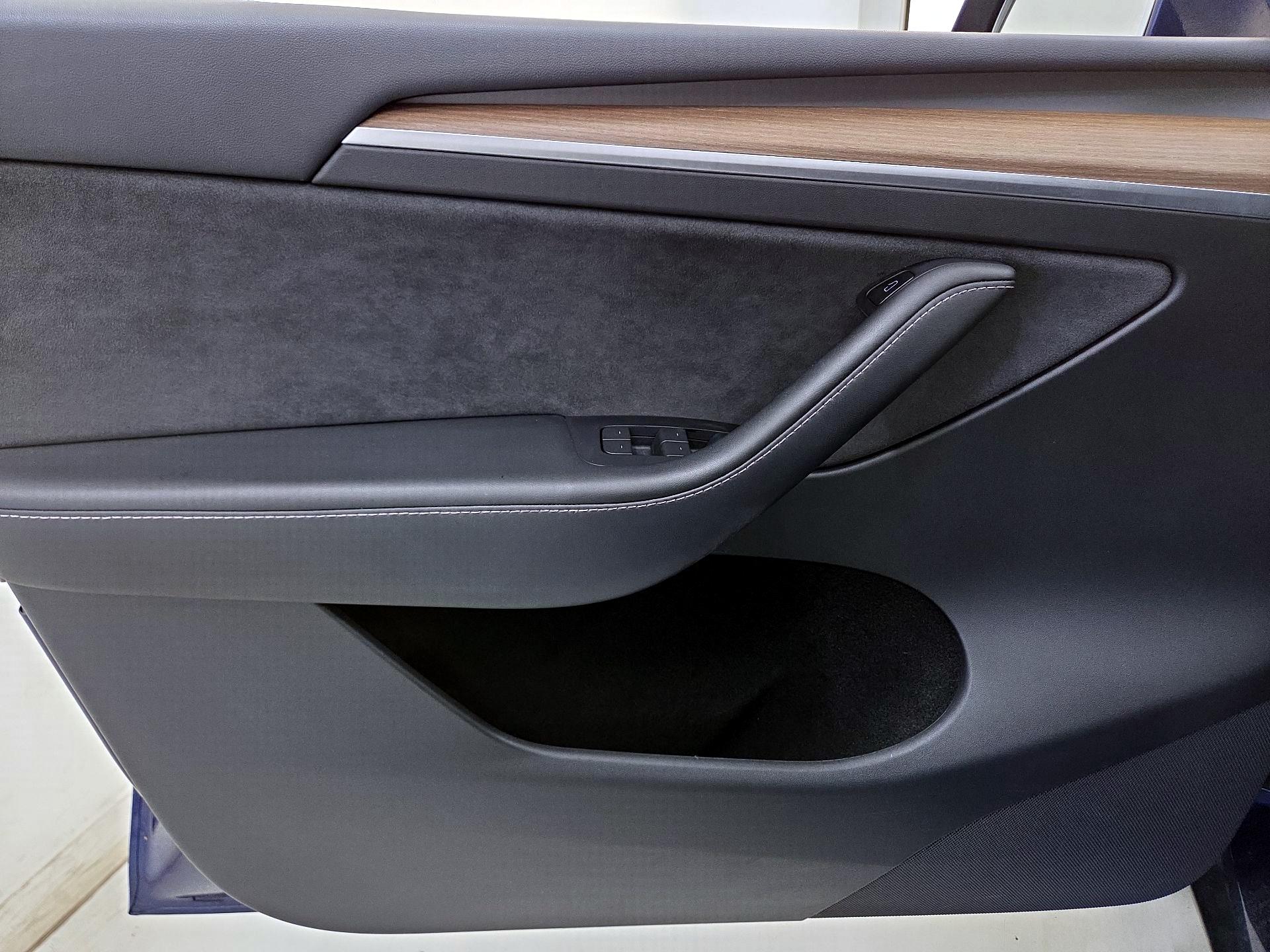 Thumbnail: 2023 Tesla Model Y - 12