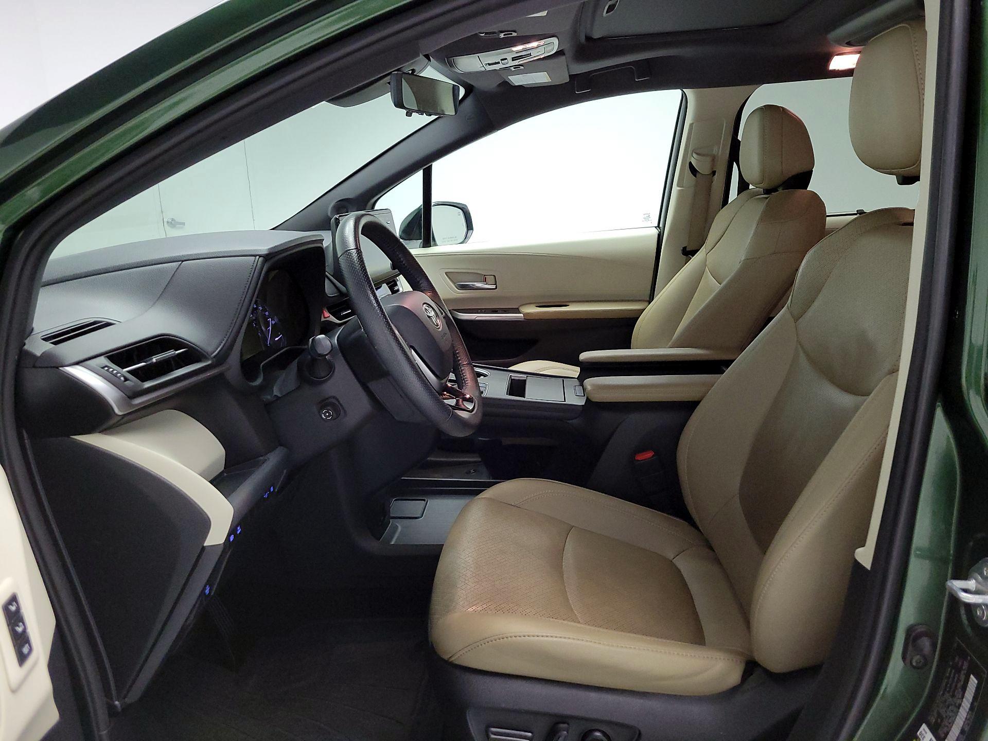 Thumbnail: 2021 Toyota Sienna - 11