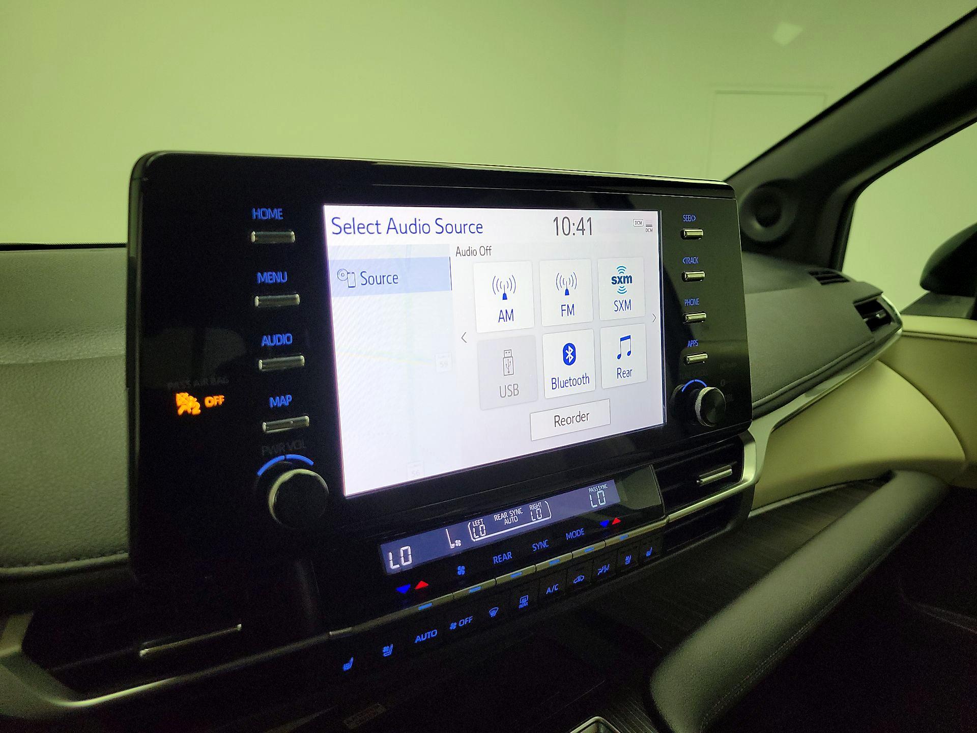 Thumbnail: 2021 Toyota Sienna - 16