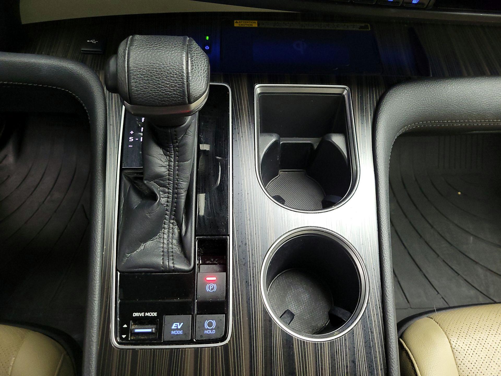 Thumbnail: 2021 Toyota Sienna - 18