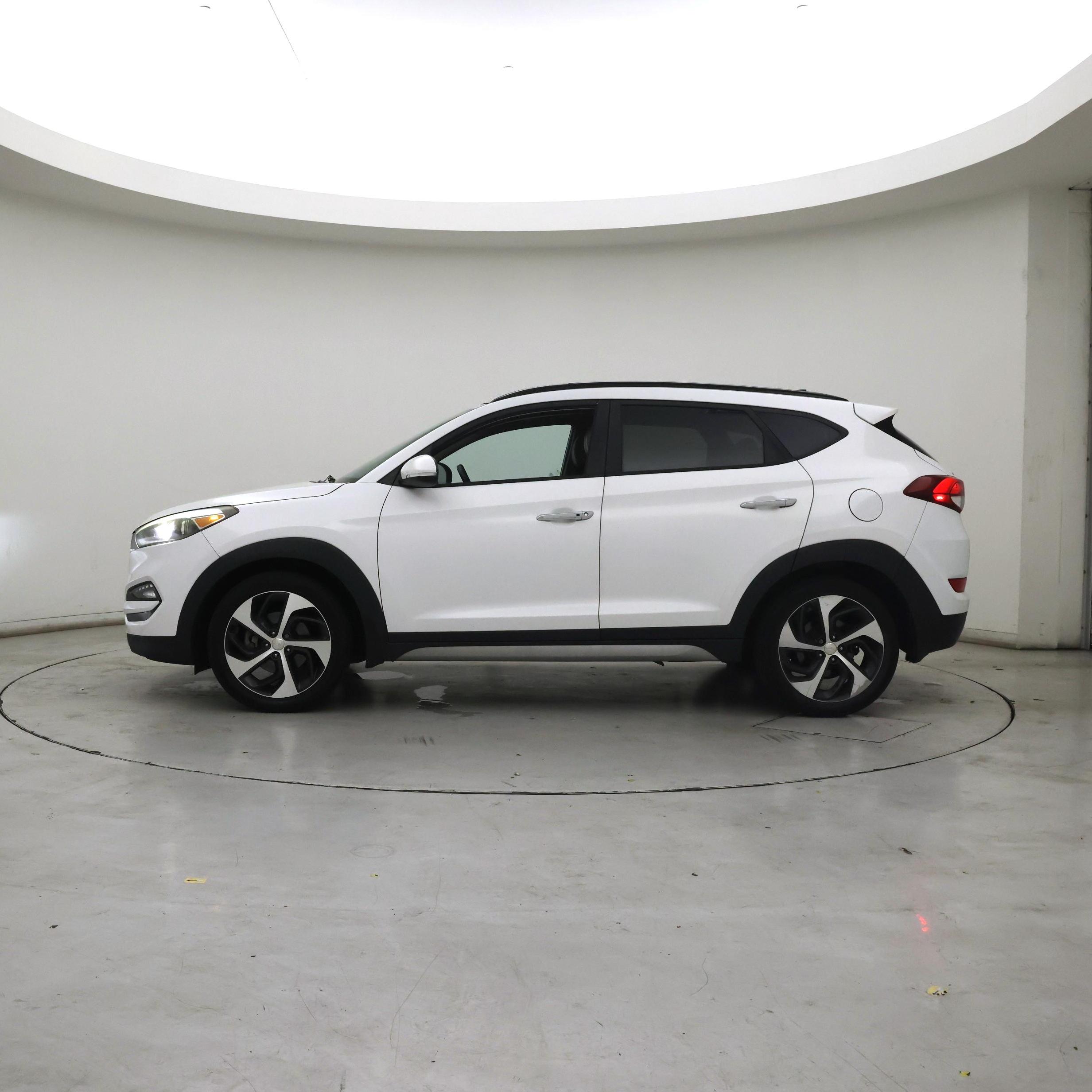 Thumbnail: 2017 Hyundai Tucson - 3