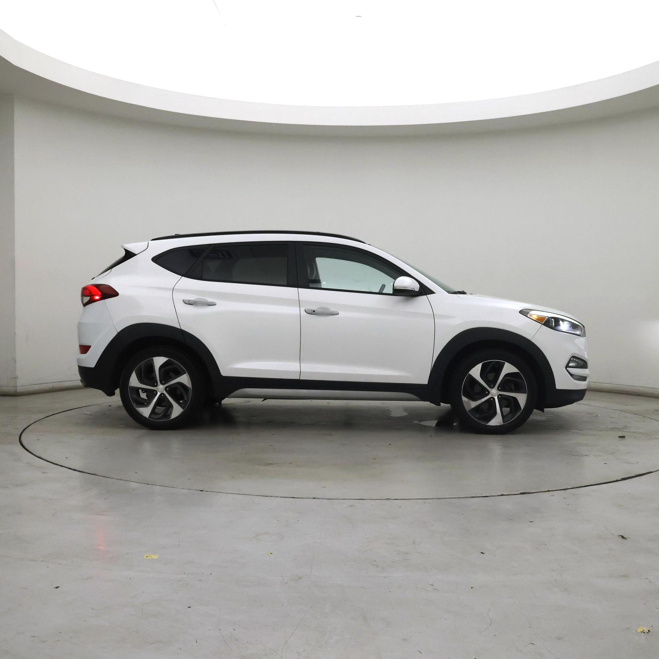 Thumbnail: 2017 Hyundai Tucson - 7
