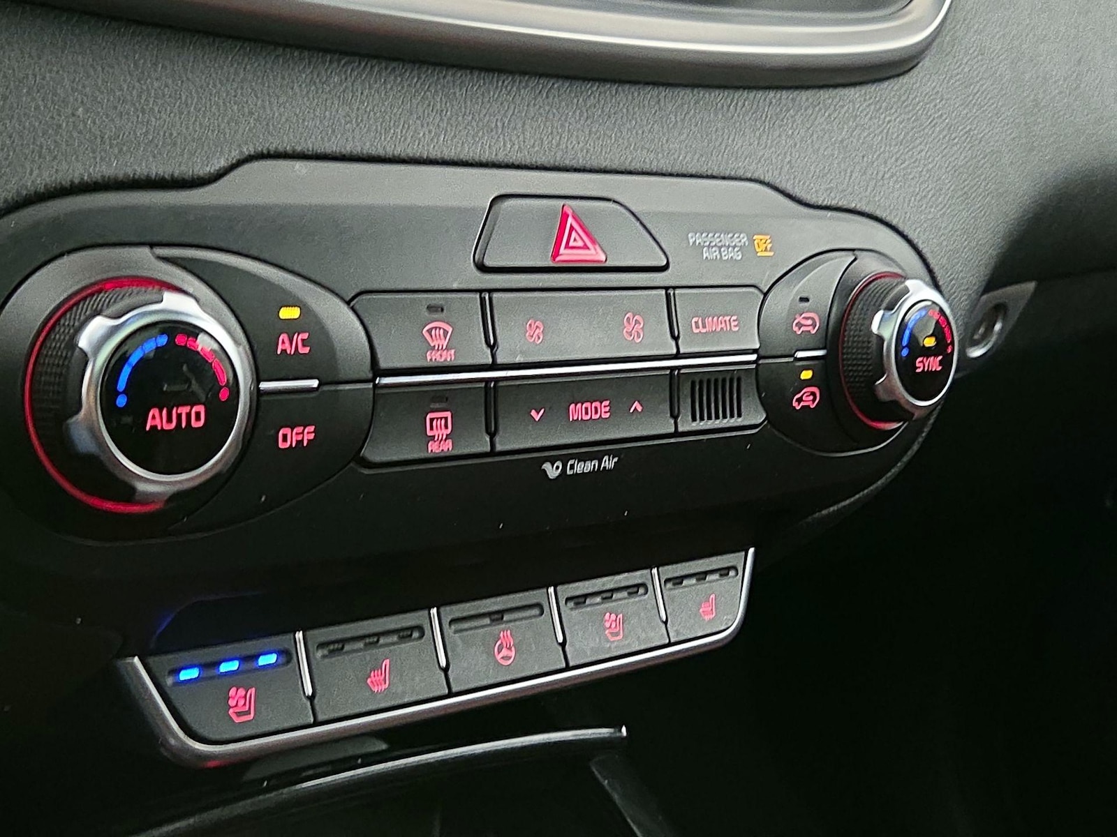 2016 Kia Sorento Limited - Photo 18