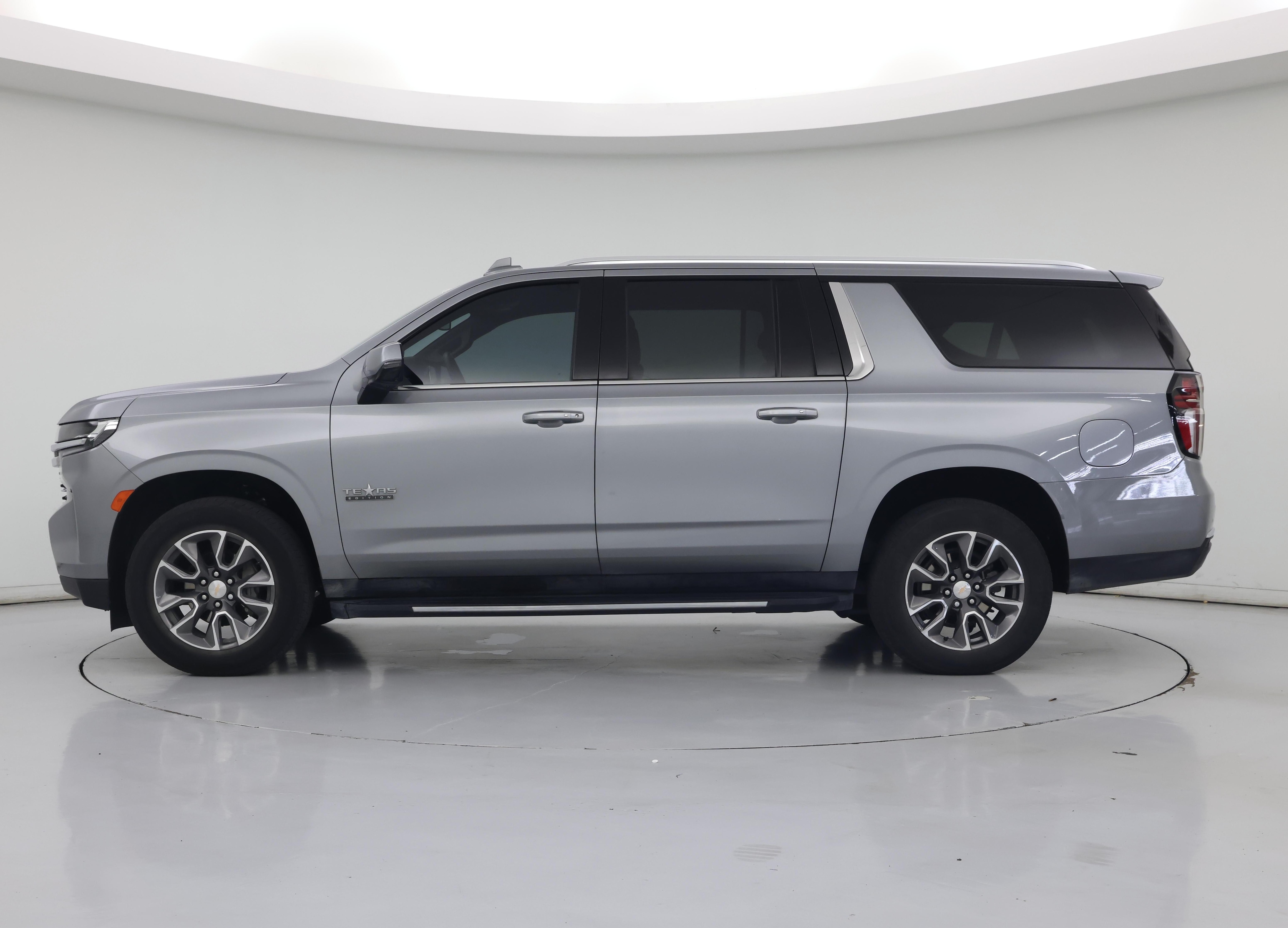Thumbnail: 2024 Chevrolet Suburban - 3
