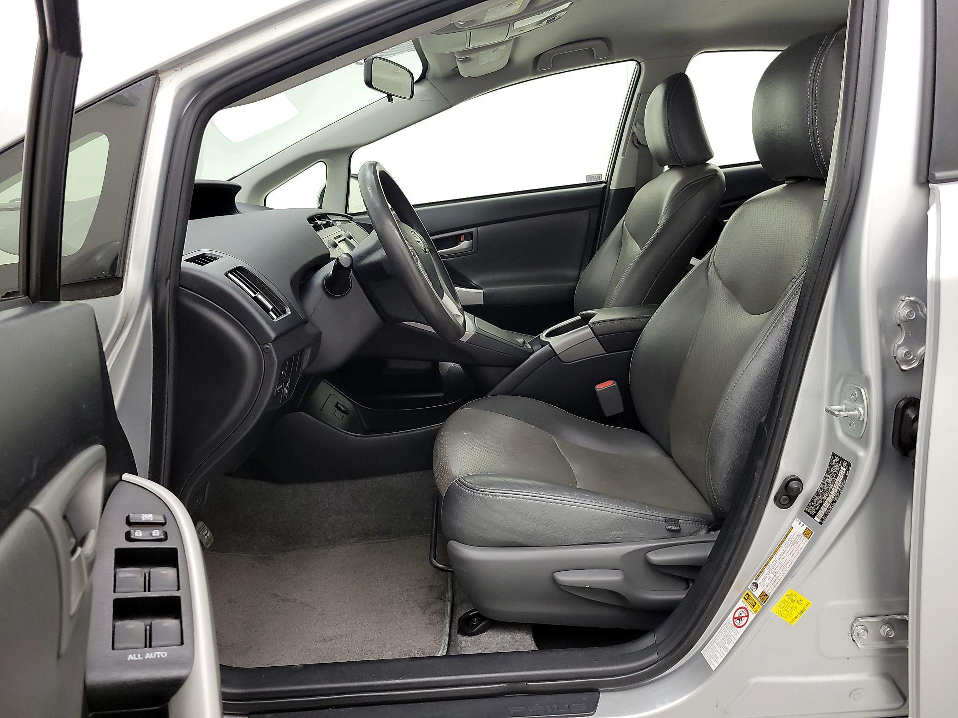Thumbnail: 2015 Toyota Prius - 11