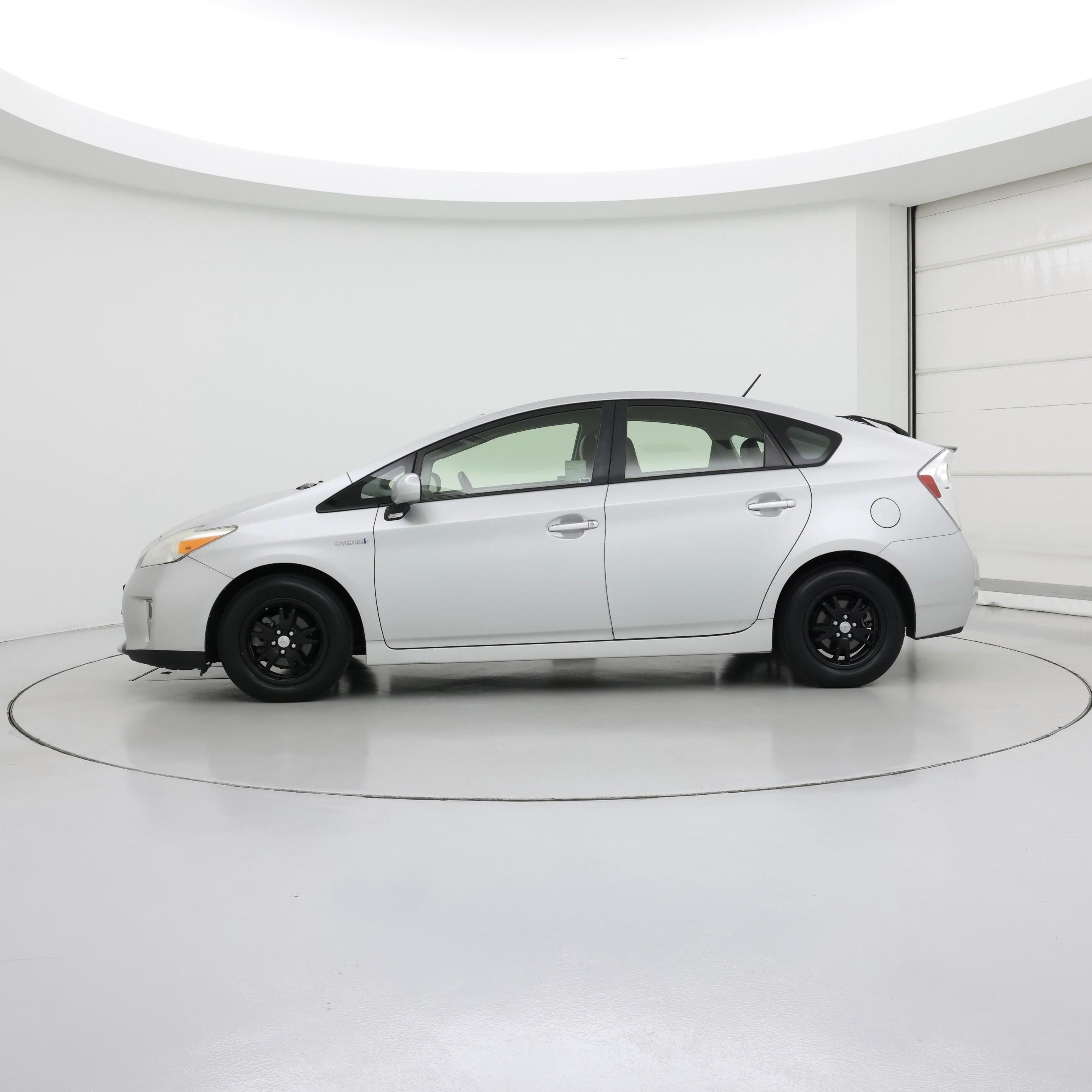 Thumbnail: 2015 Toyota Prius - 3