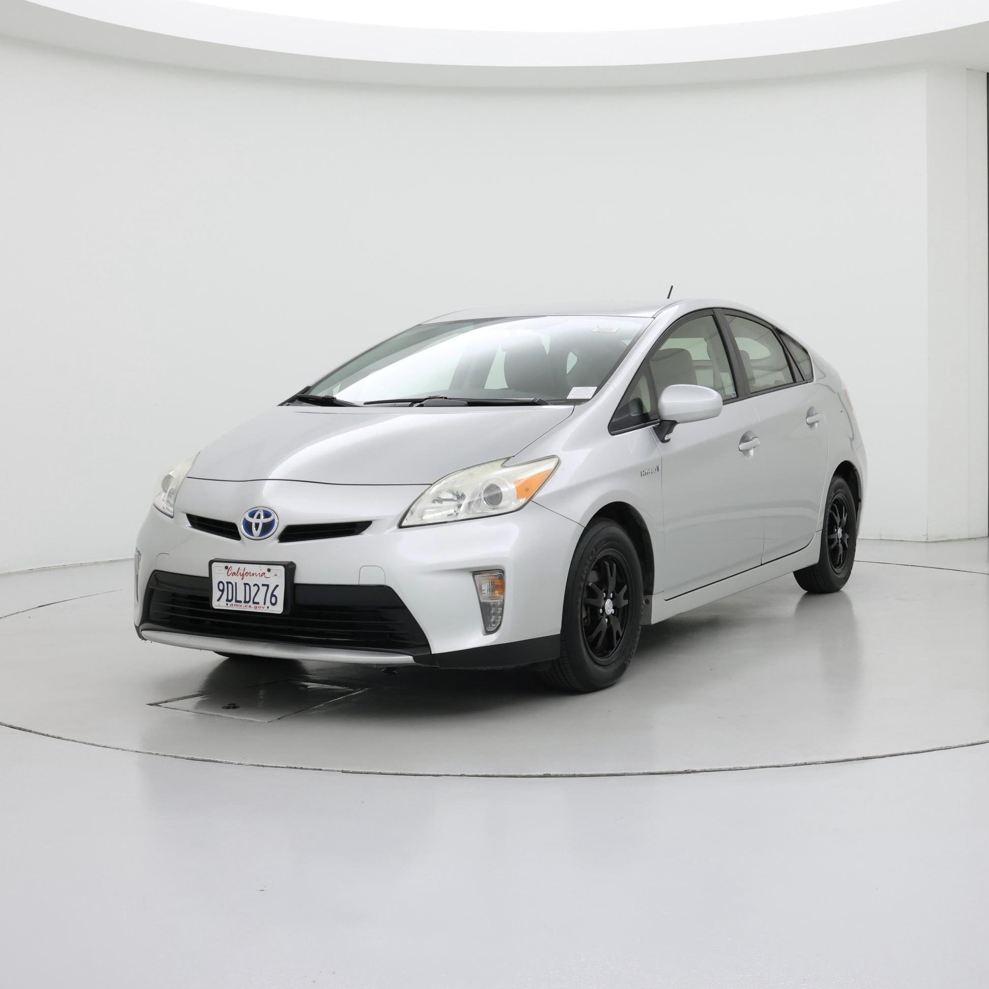 Thumbnail: 2015 Toyota Prius - 4