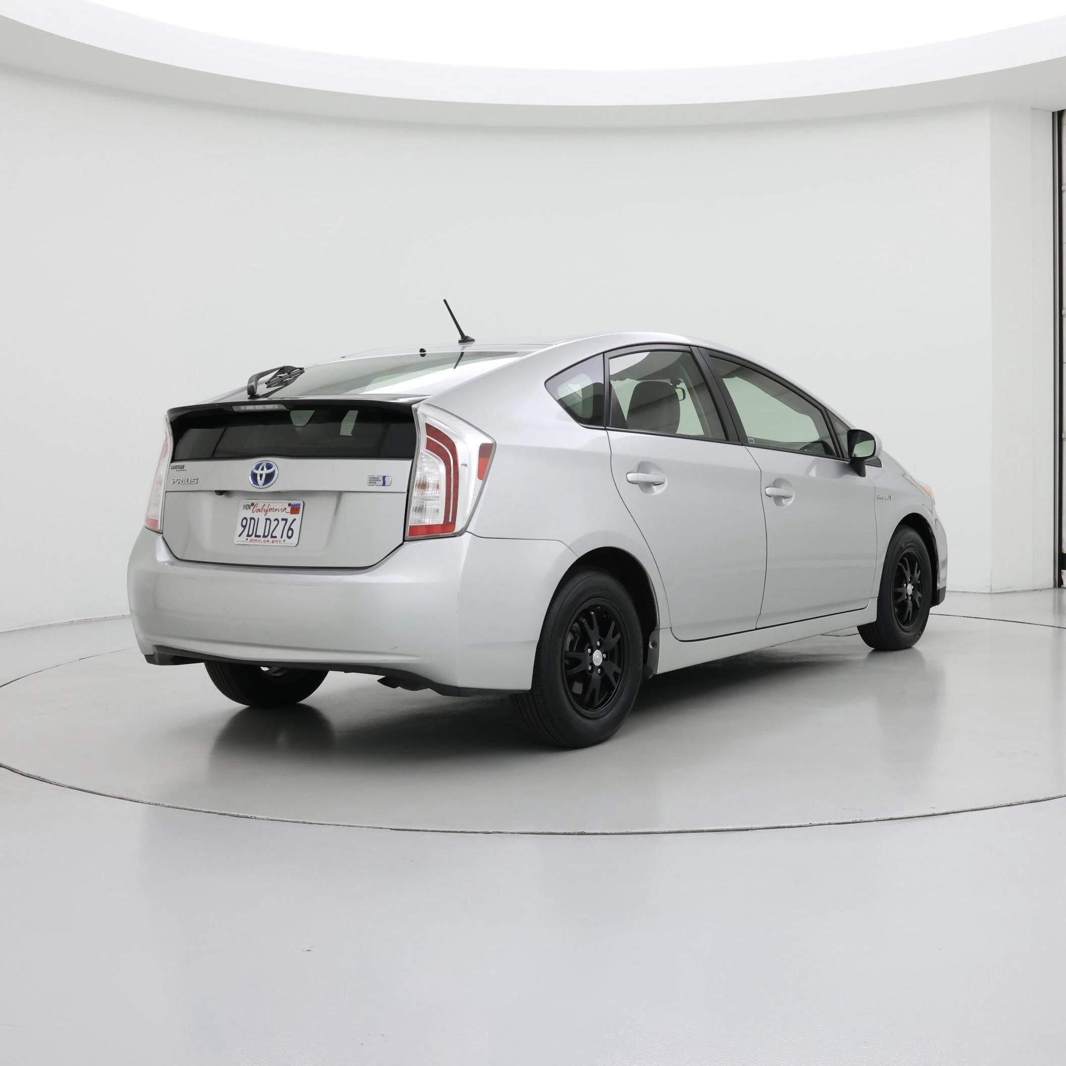 Thumbnail: 2015 Toyota Prius - 8