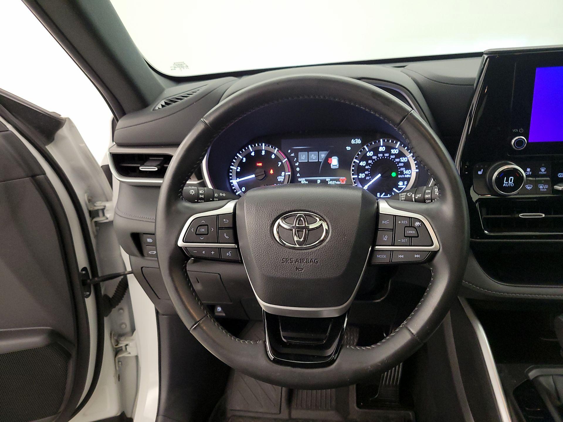 Thumbnail: 2024 Toyota Highlander - 10