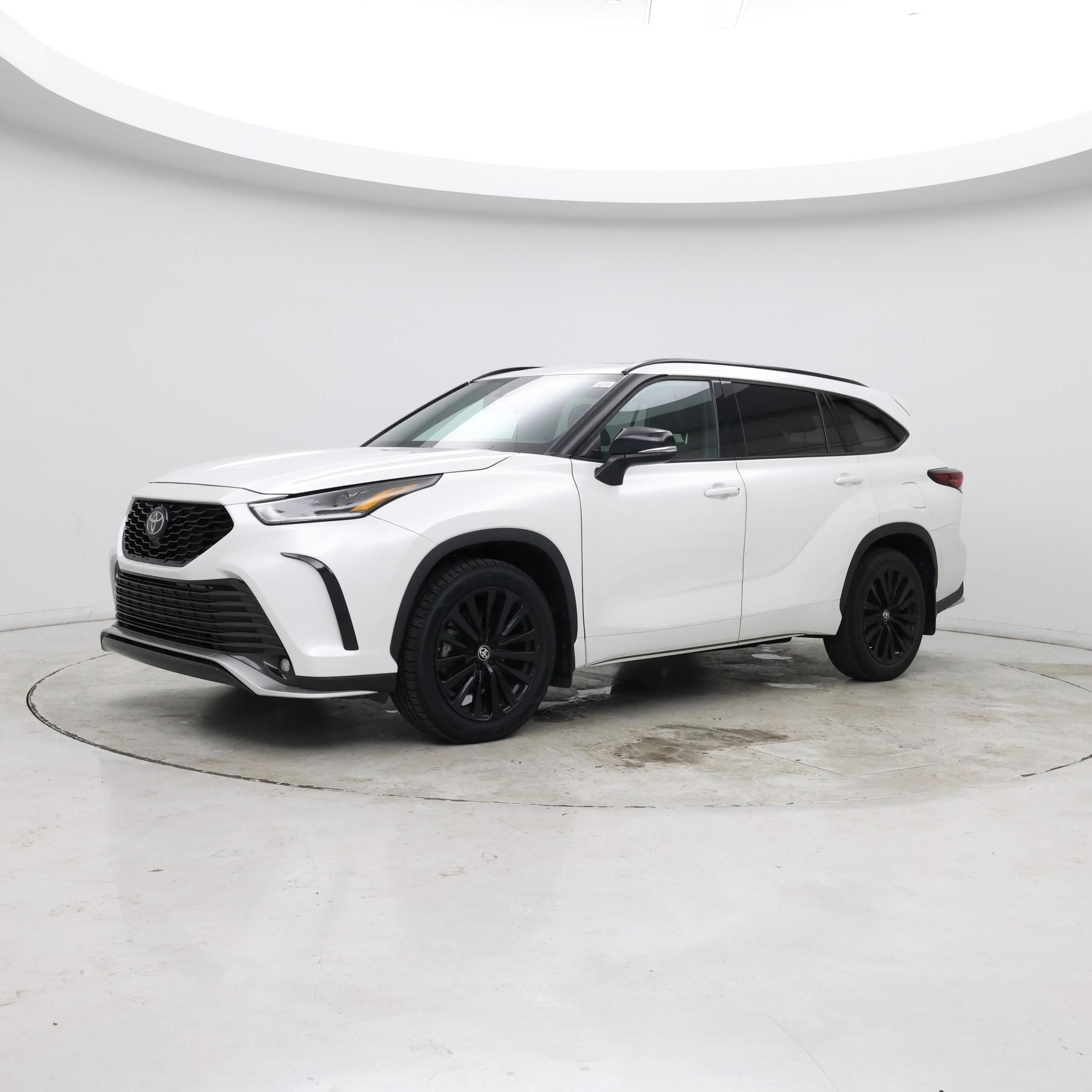 Thumbnail: 2024 Toyota Highlander - 3