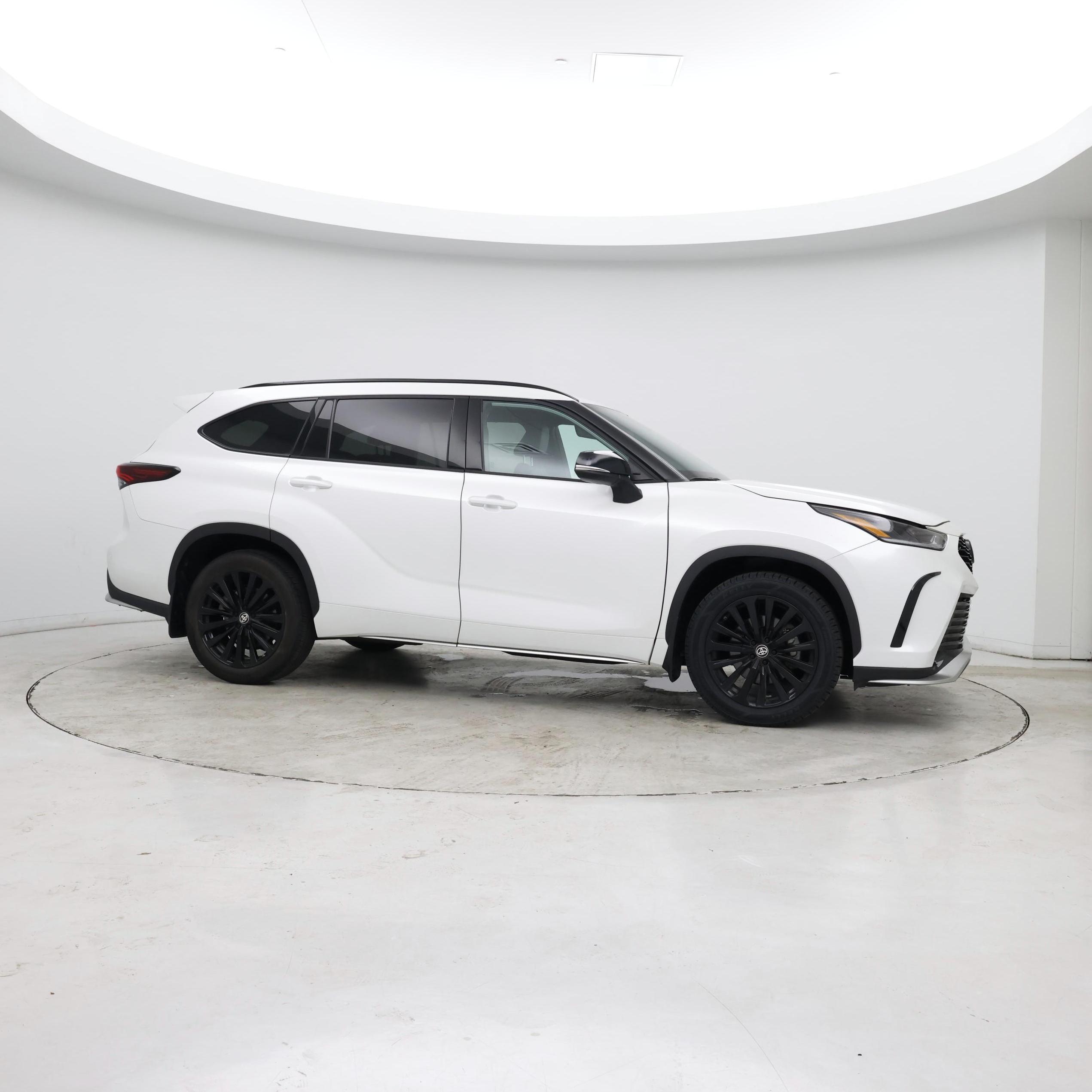 Thumbnail: 2024 Toyota Highlander - 7