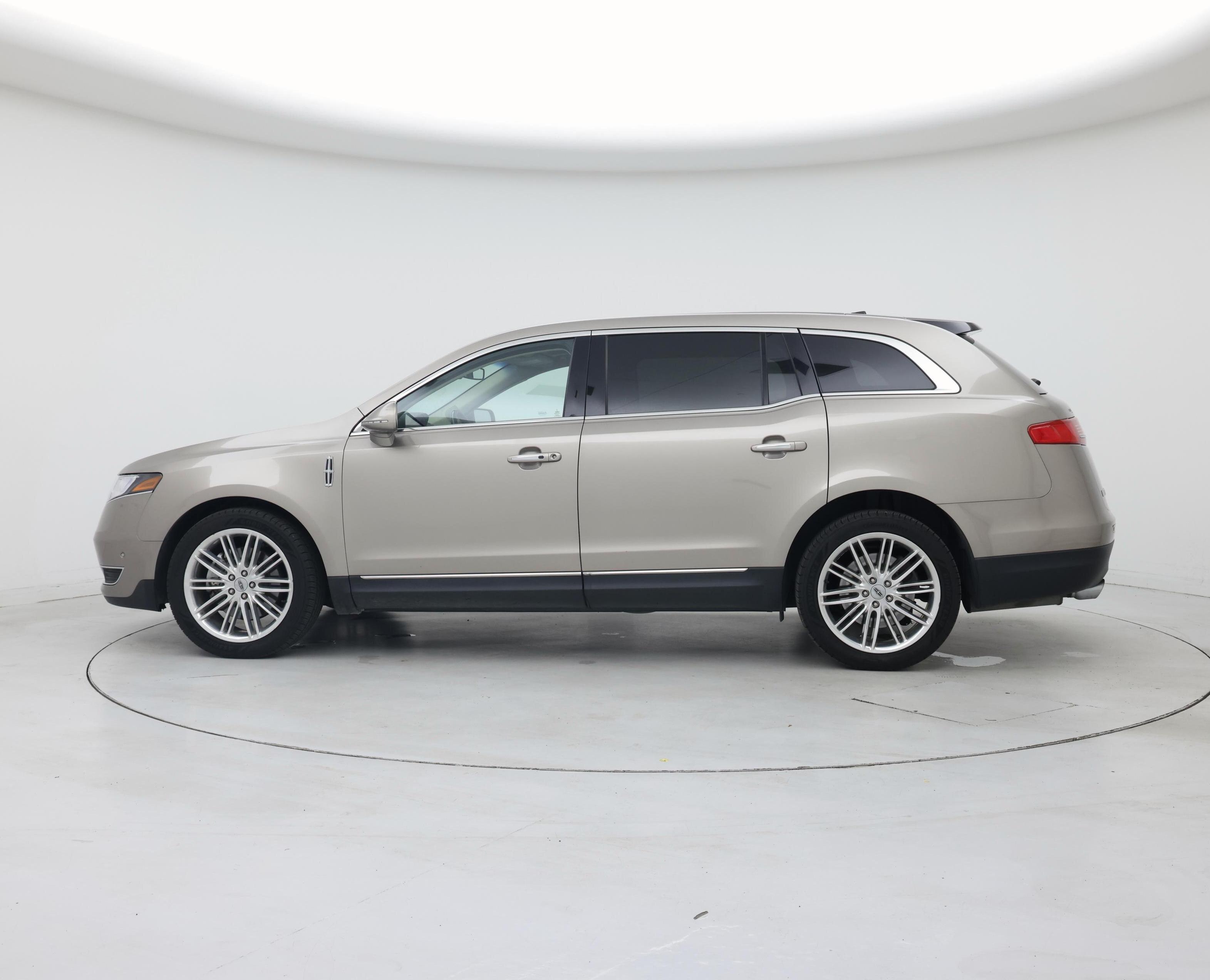 Thumbnail: 2018 Lincoln MKT - 3