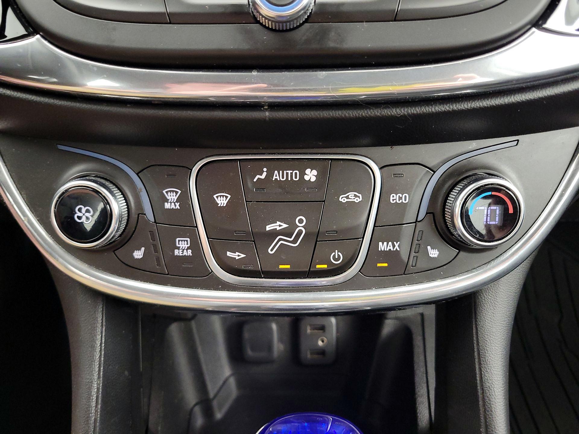 Thumbnail: 2017 Chevrolet Volt - 16