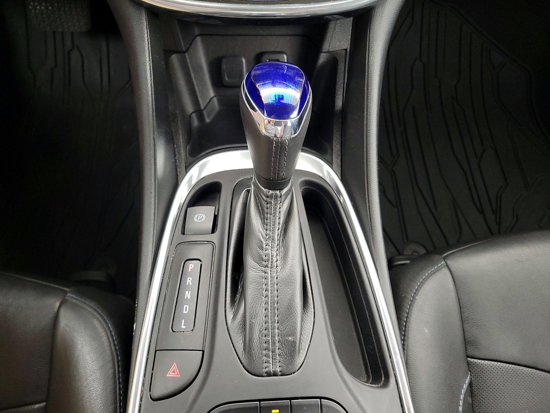 Thumbnail: 2017 Chevrolet Volt - 17