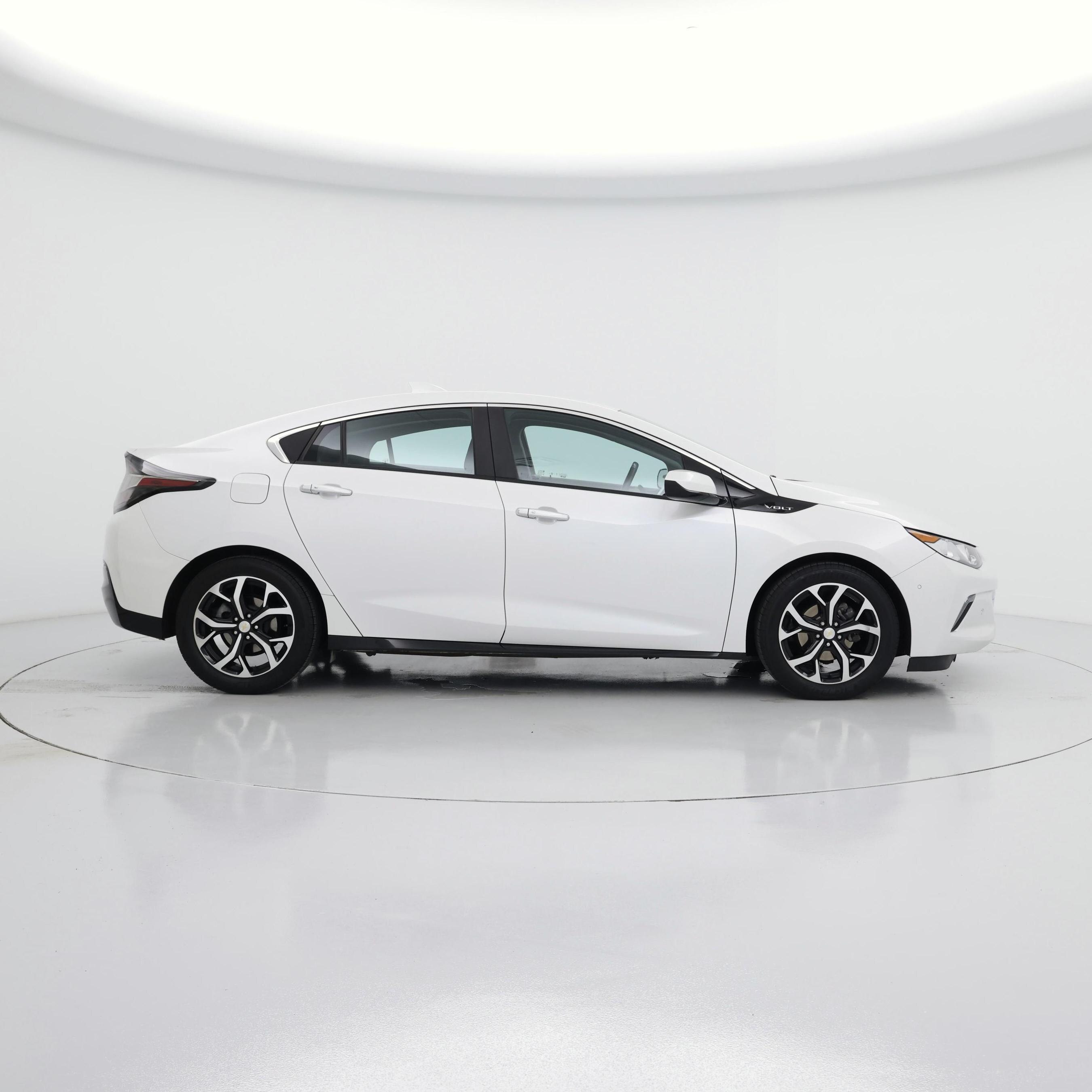 Thumbnail: 2017 Chevrolet Volt - 7