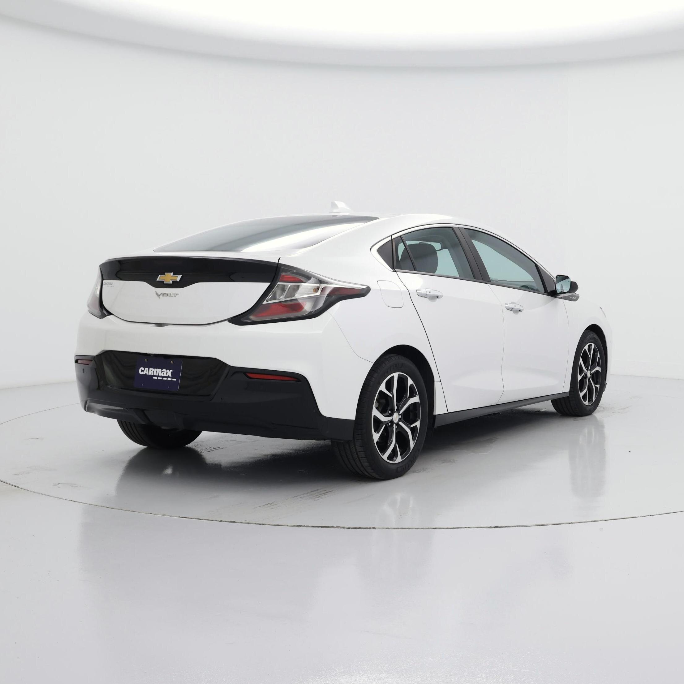 Thumbnail: 2017 Chevrolet Volt - 8