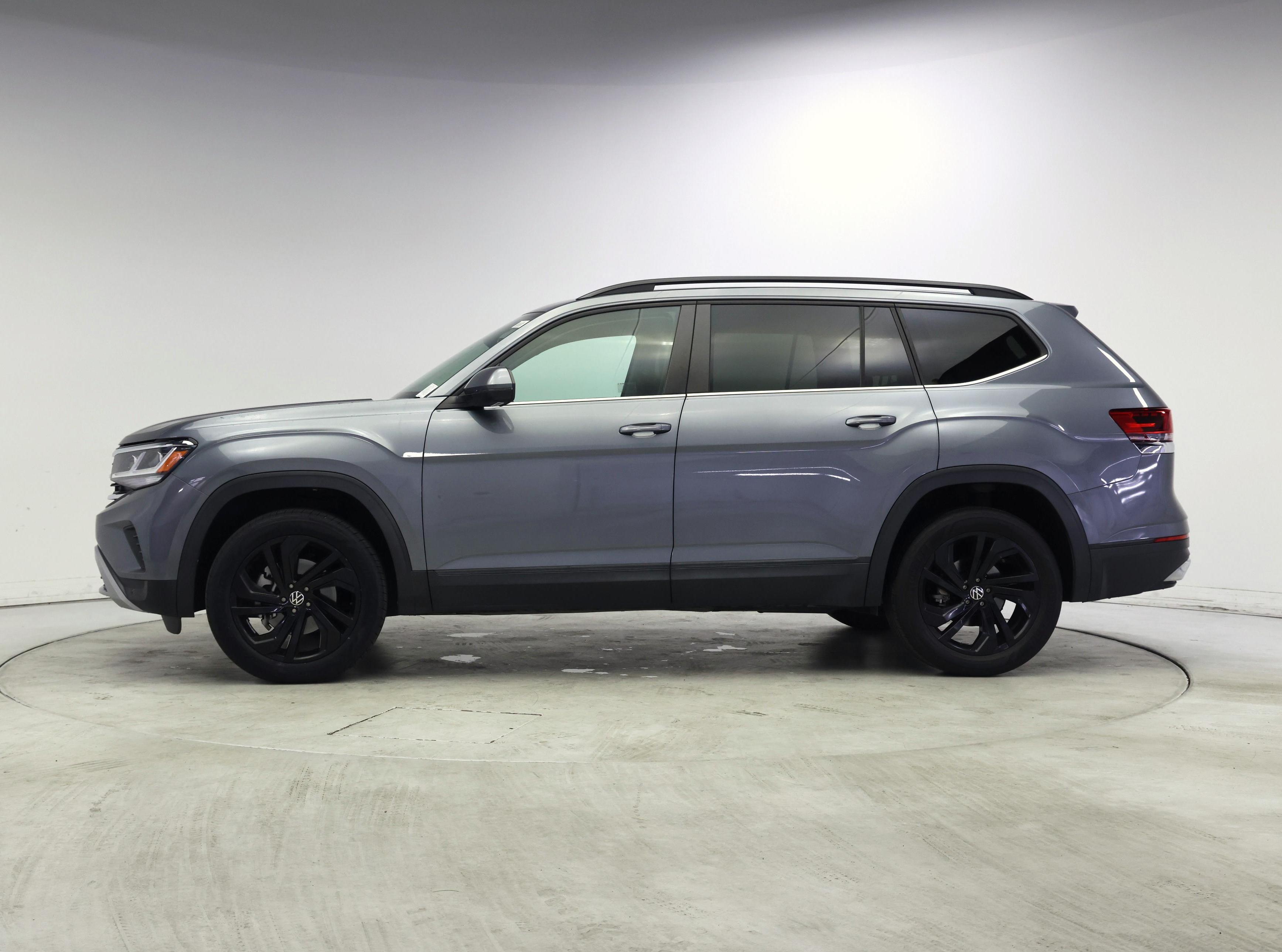 Thumbnail: 2022 Volkswagen Atlas - 3