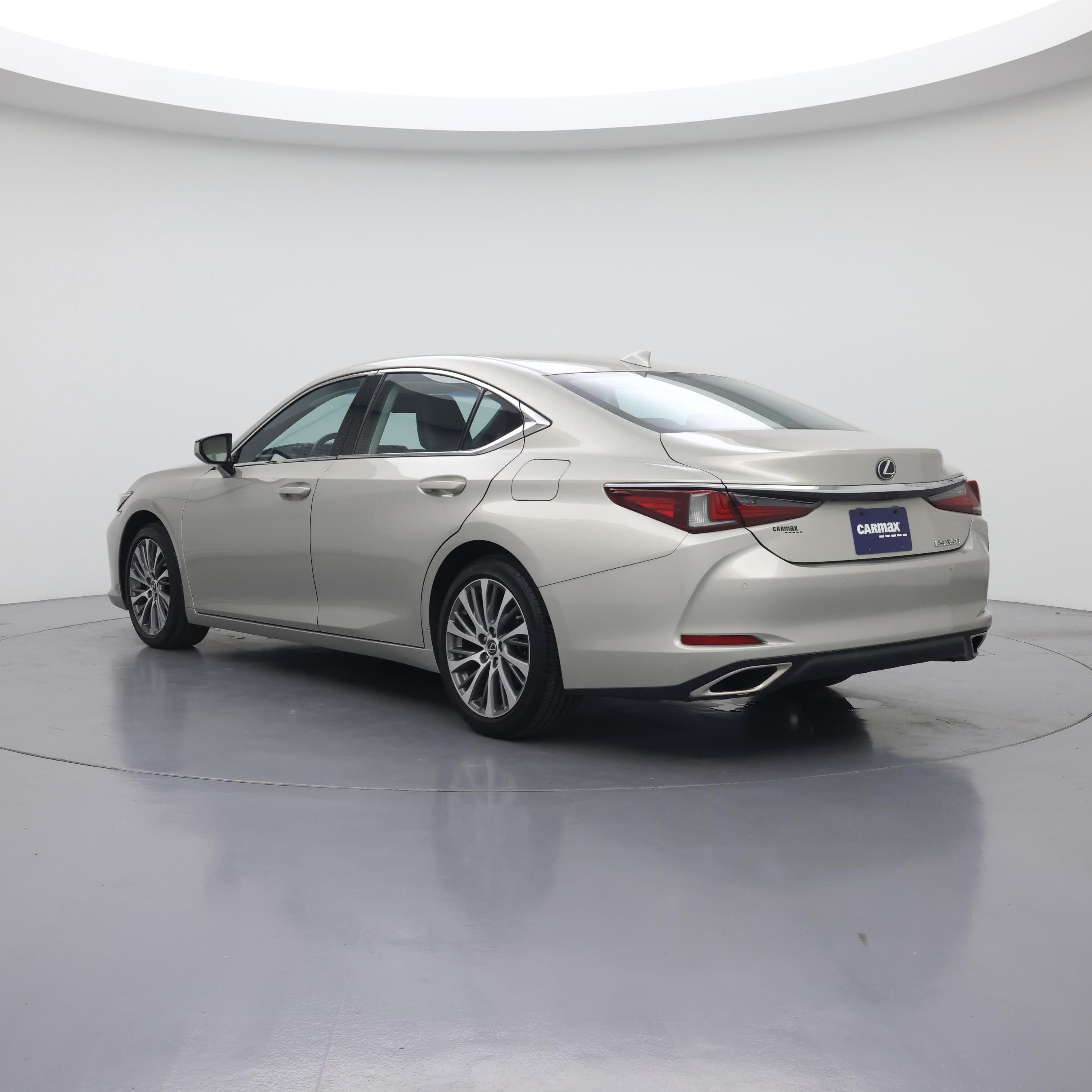 Thumbnail: 2019 Lexus ES - 2