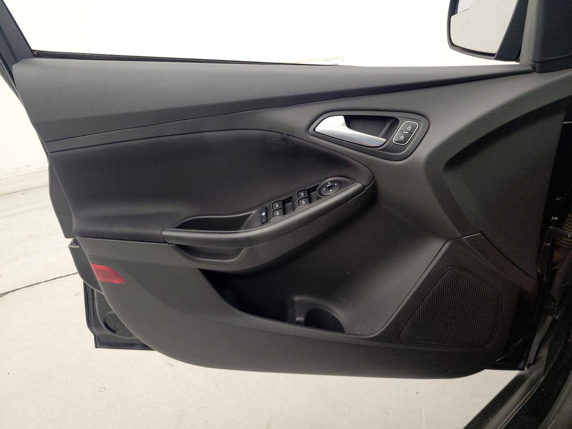 Thumbnail: 2018 Ford Focus - 12