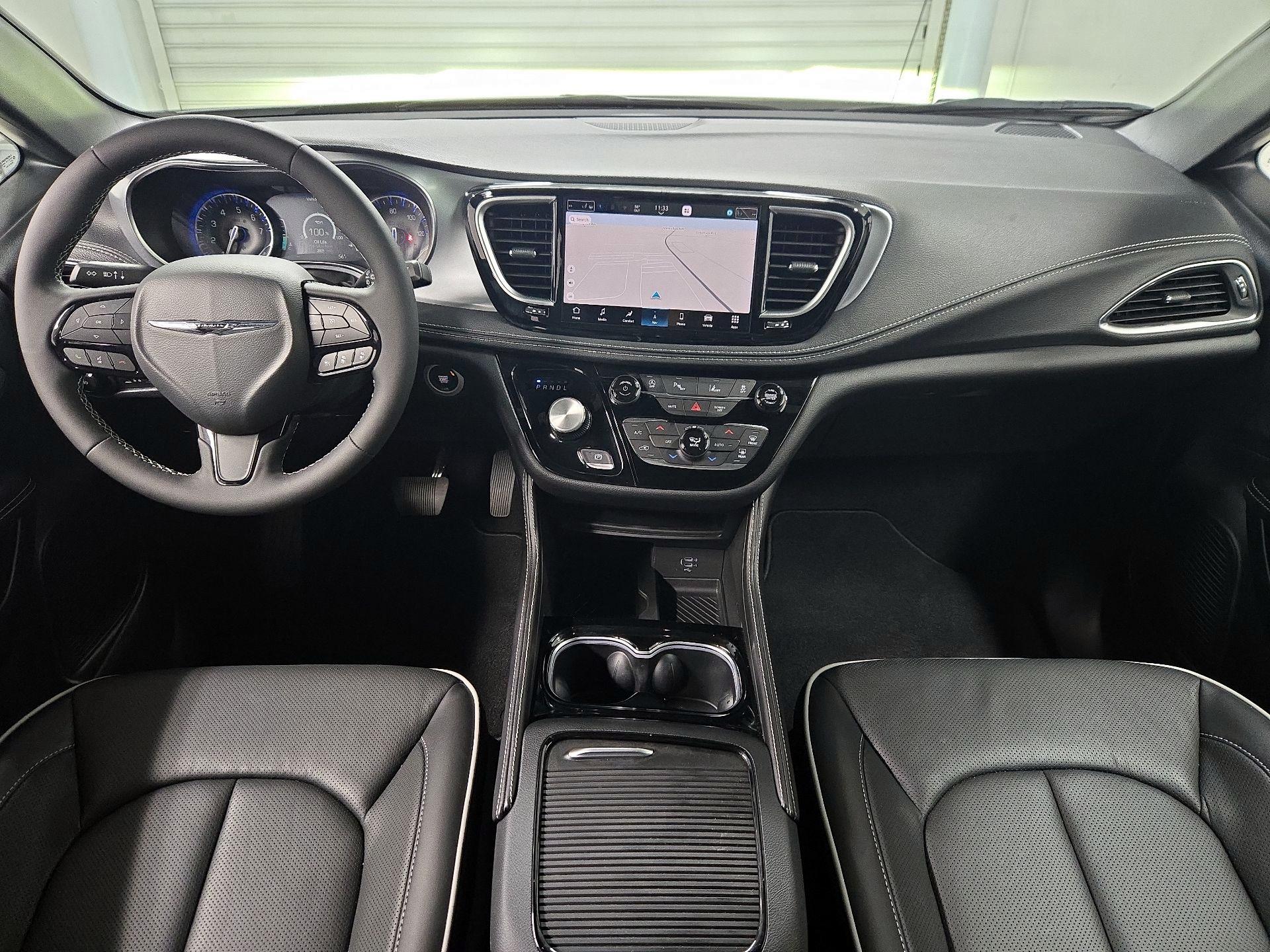 Thumbnail: 2026 Chrysler Pacifica - 9