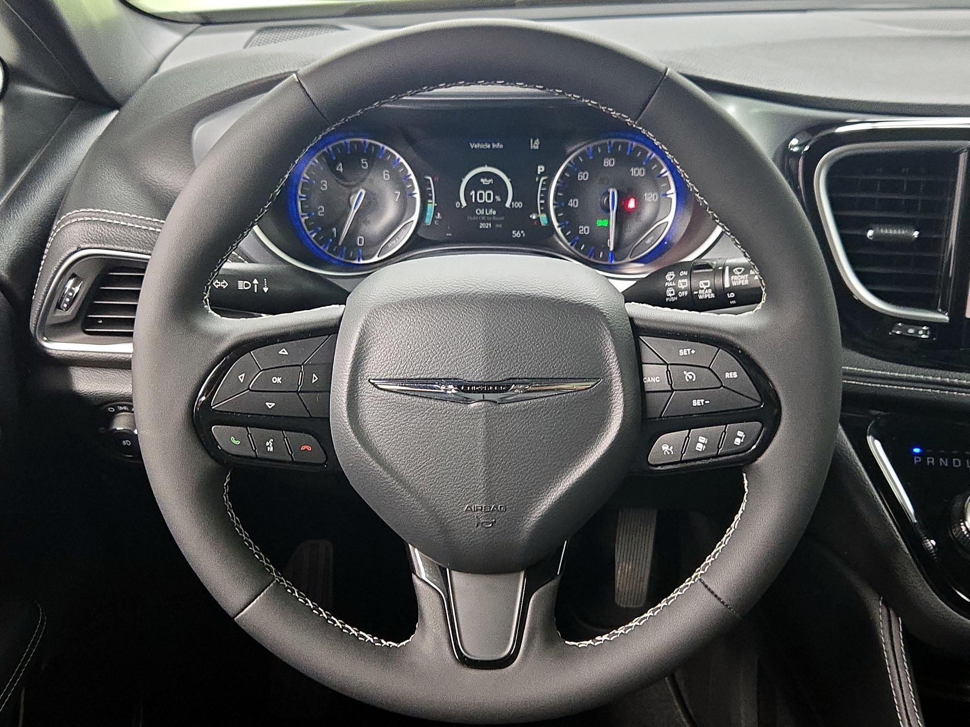 Thumbnail: 2026 Chrysler Pacifica - 10