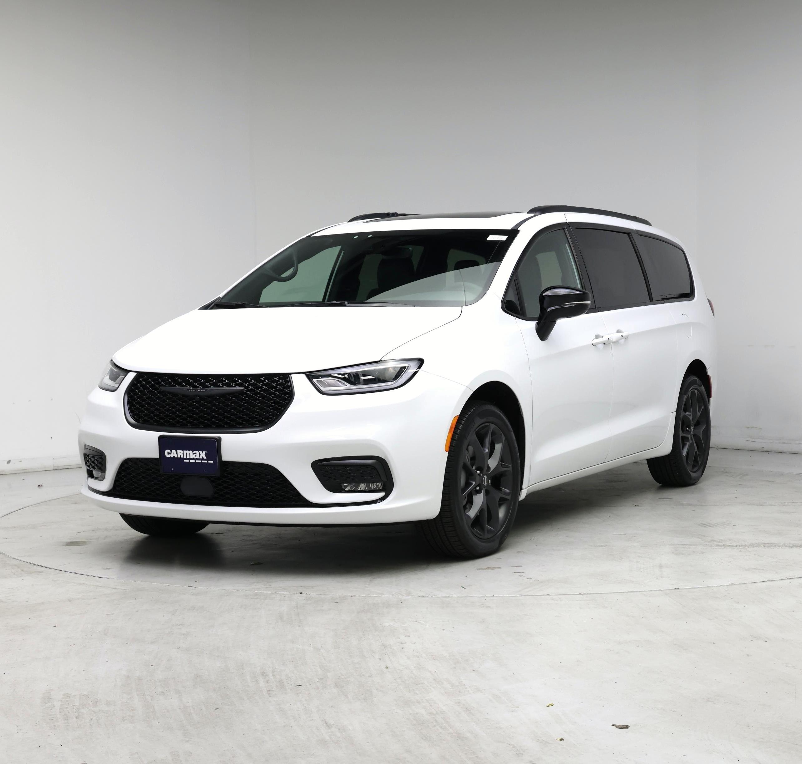 Thumbnail: 2026 Chrysler Pacifica - 4