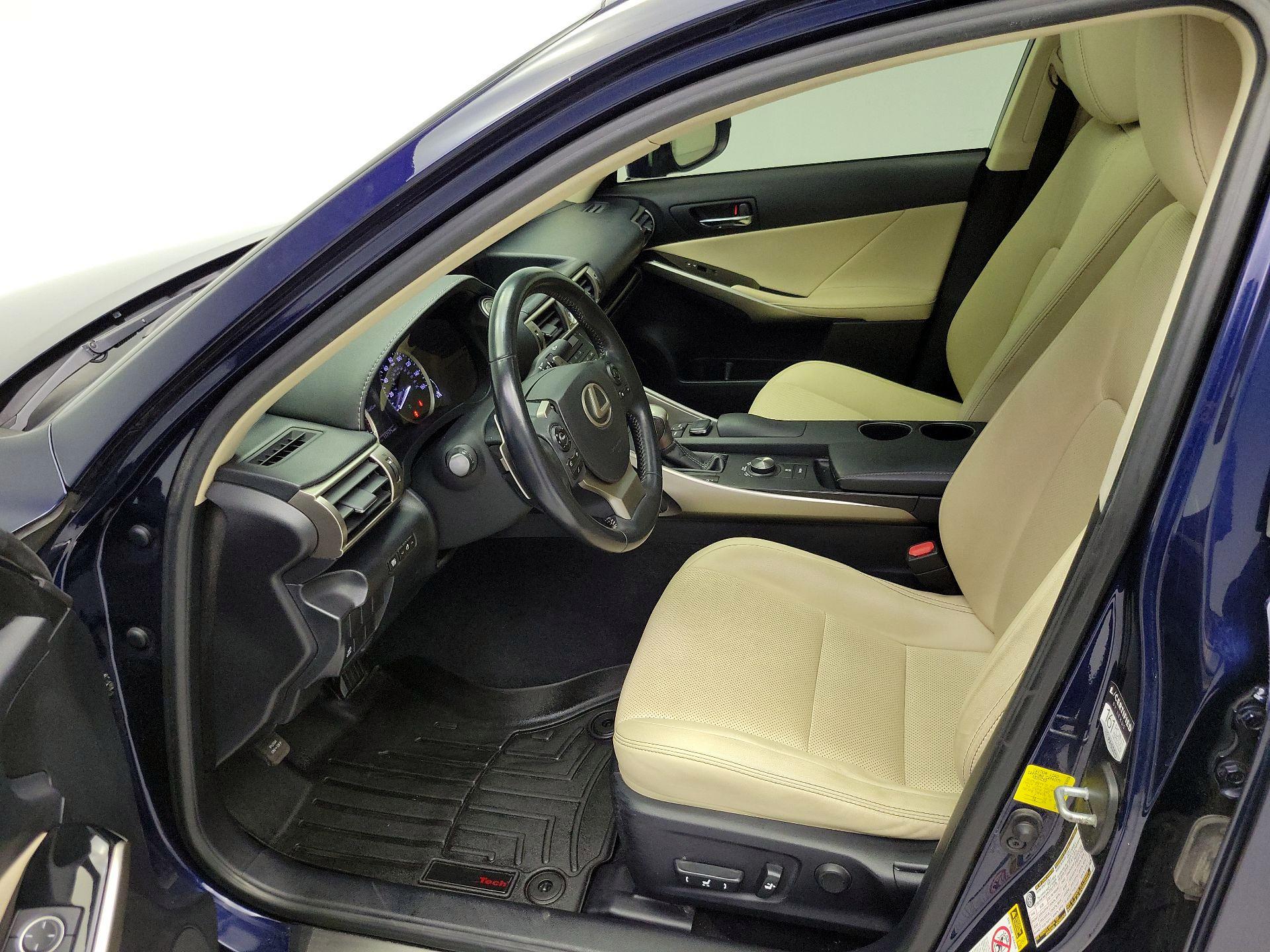 Thumbnail: 2015 Lexus IS - 11