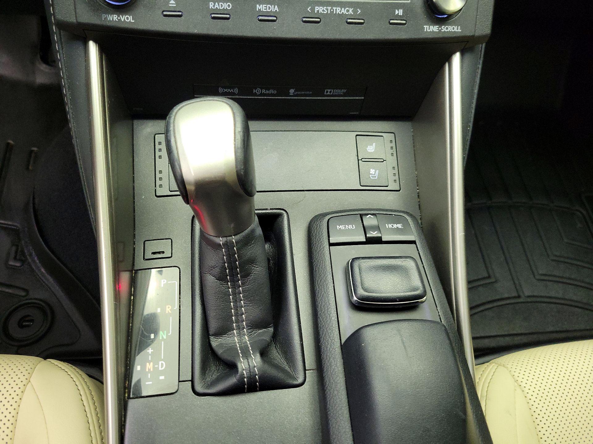 Thumbnail: 2015 Lexus IS - 18