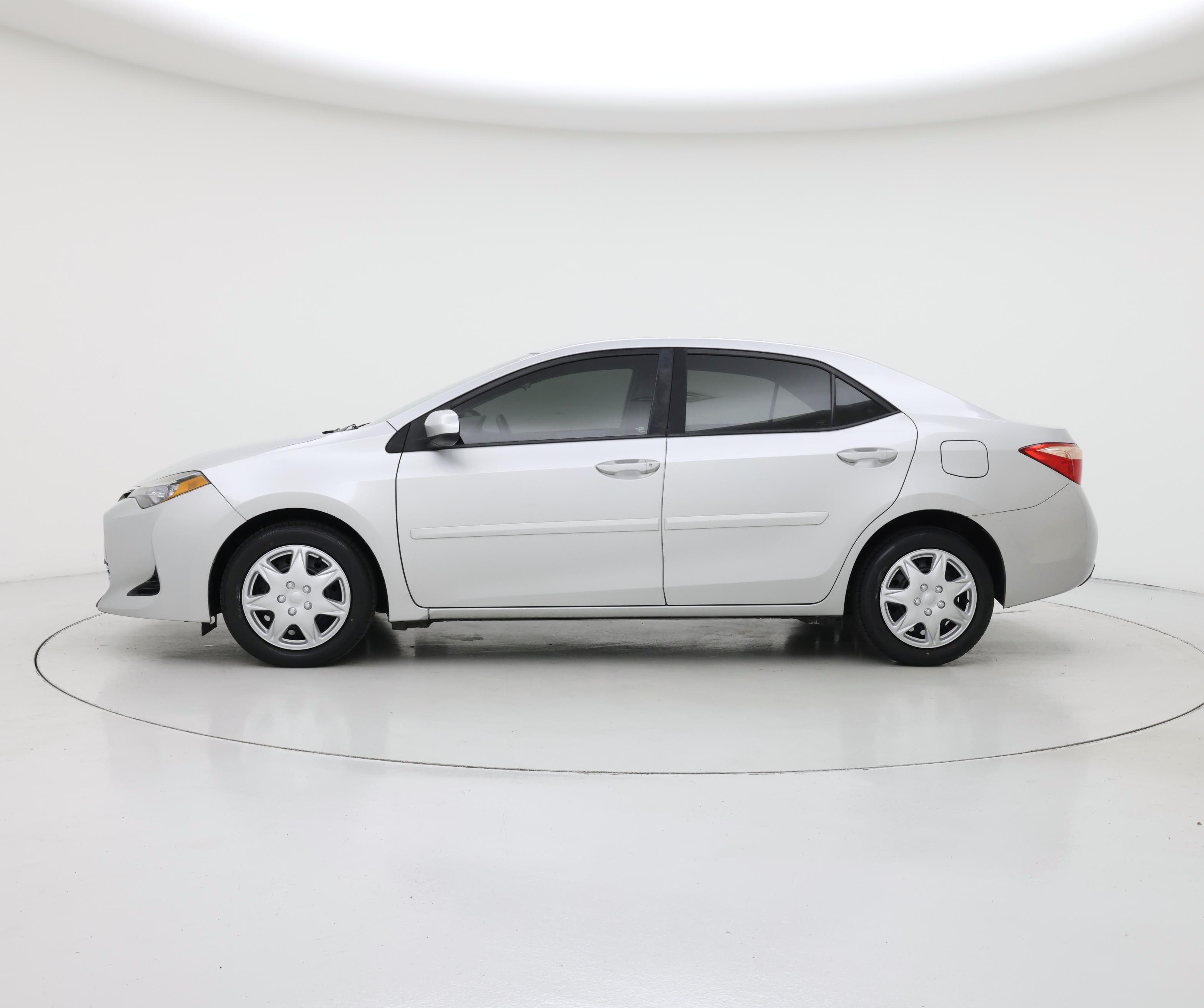 Thumbnail: 2017 Toyota Corolla - 3