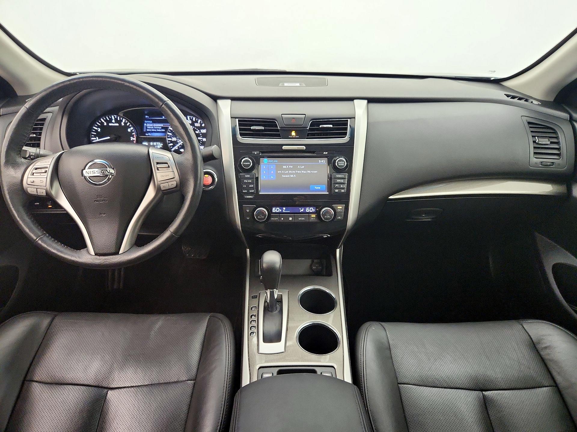 Thumbnail: 2015 Nissan Altima - 9