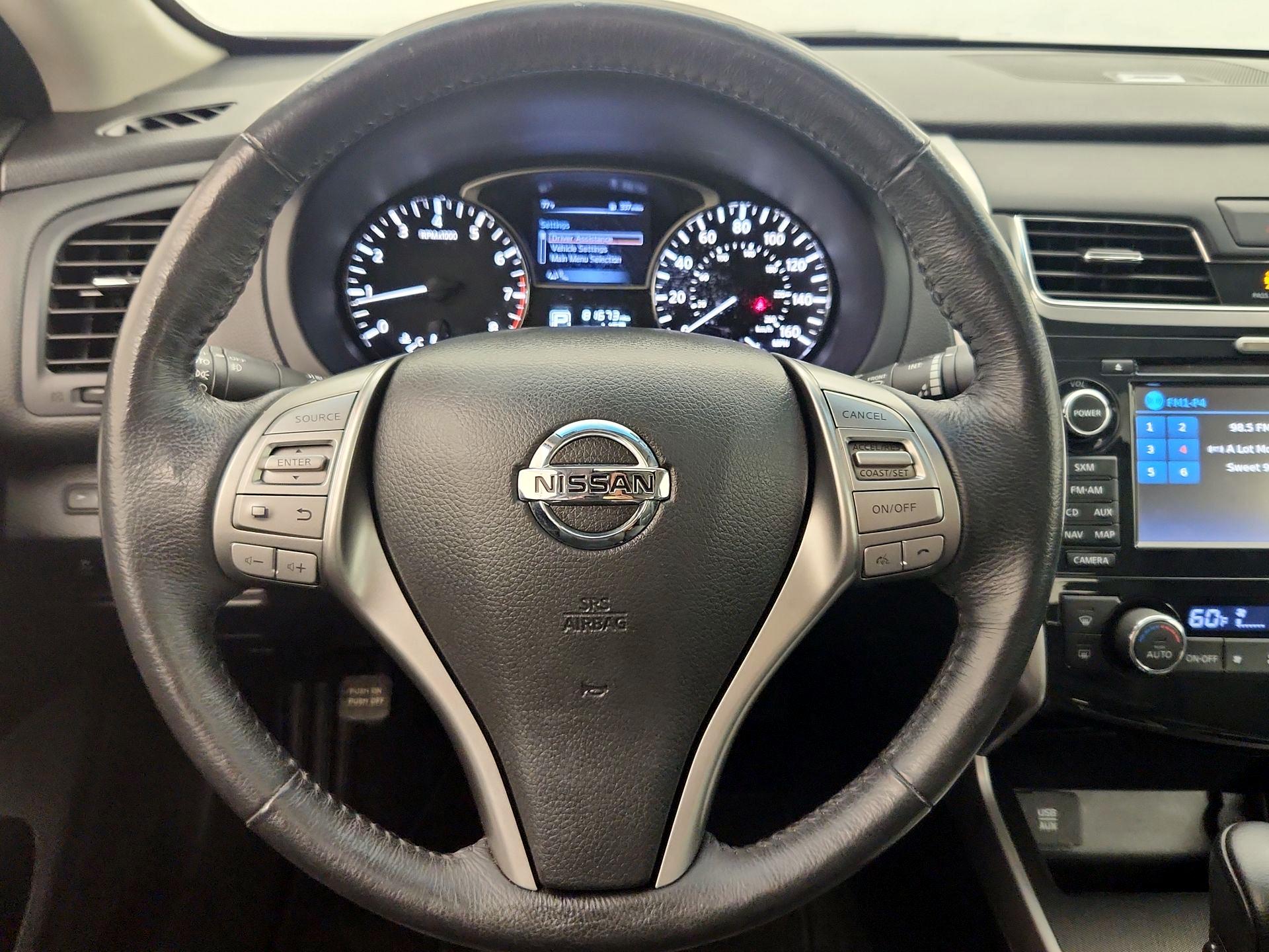 Thumbnail: 2015 Nissan Altima - 10