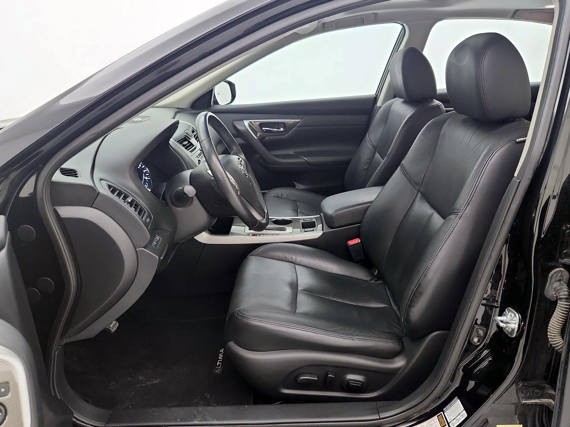 Thumbnail: 2015 Nissan Altima - 11