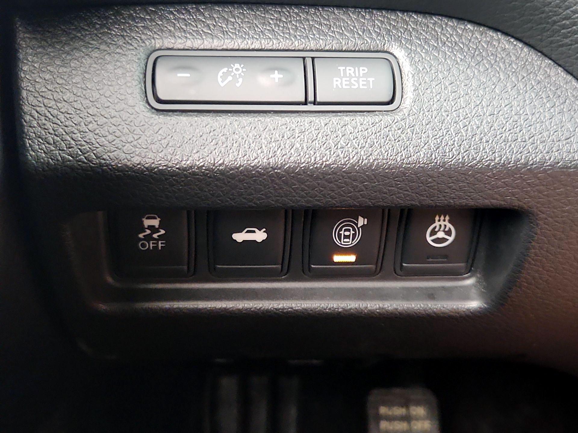 Thumbnail: 2015 Nissan Altima - 13