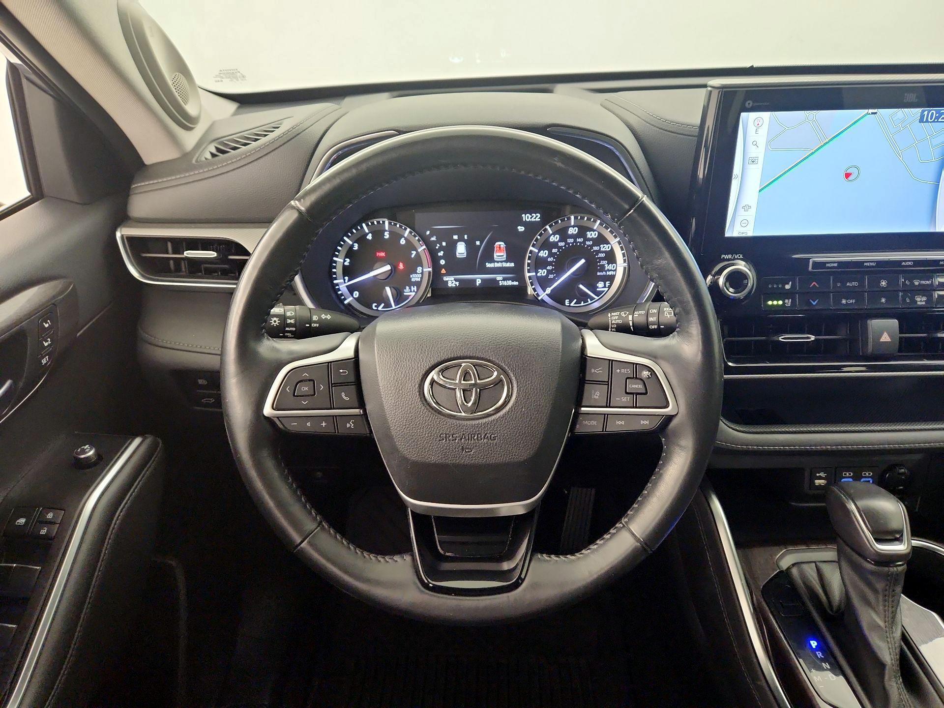 Thumbnail: 2022 Toyota Highlander - 10