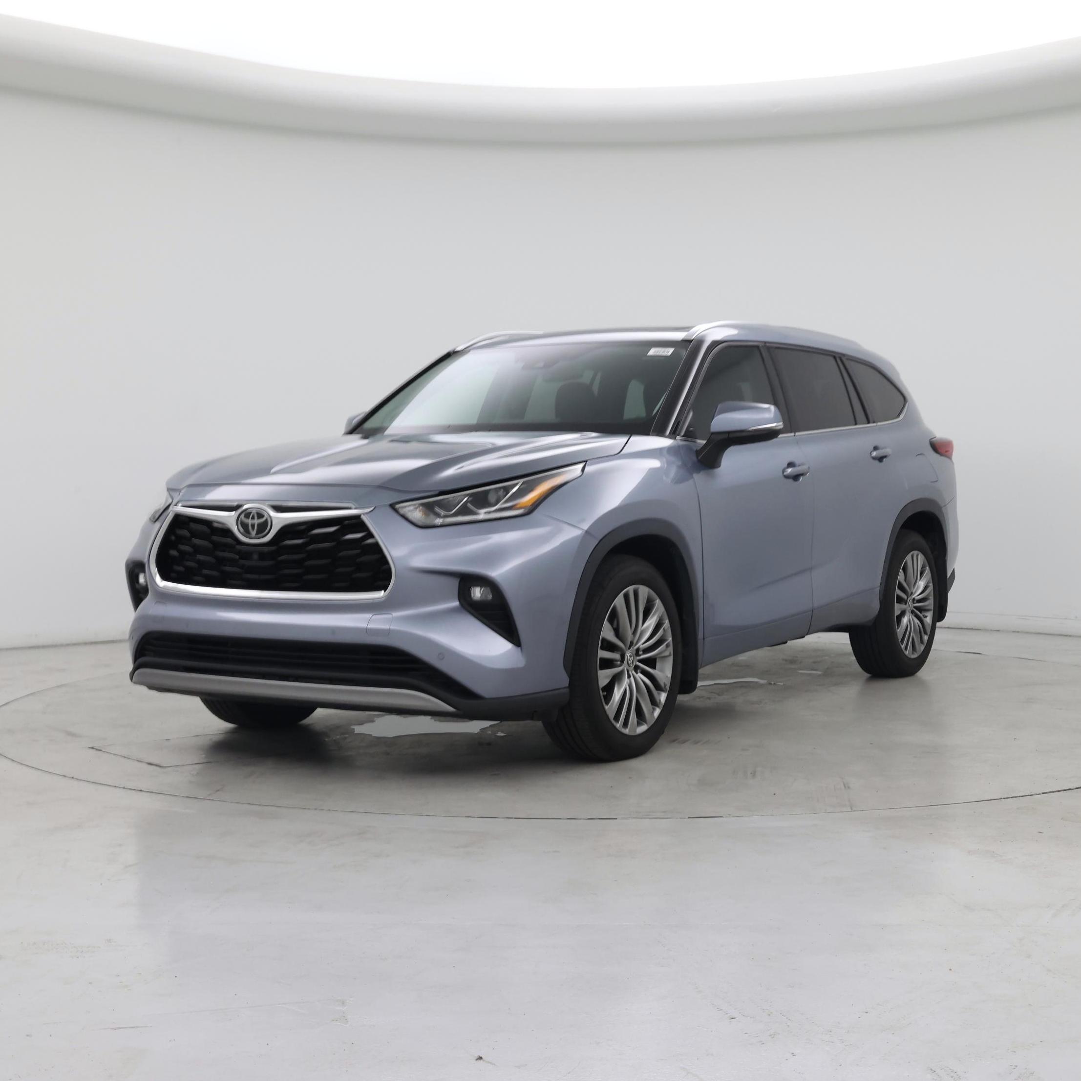 Thumbnail: 2022 Toyota Highlander - 4