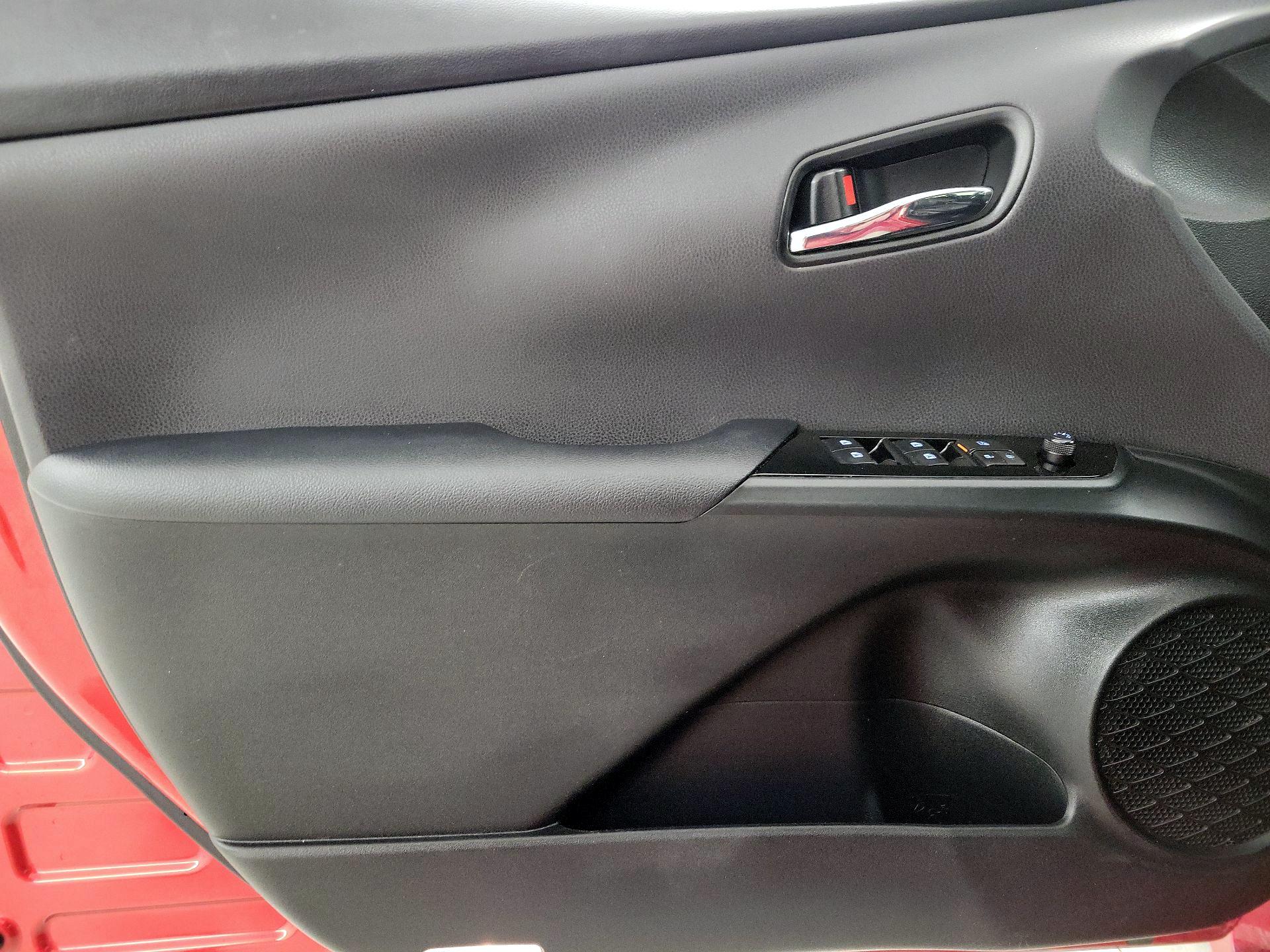 Thumbnail: 2018 Toyota Prius - 12