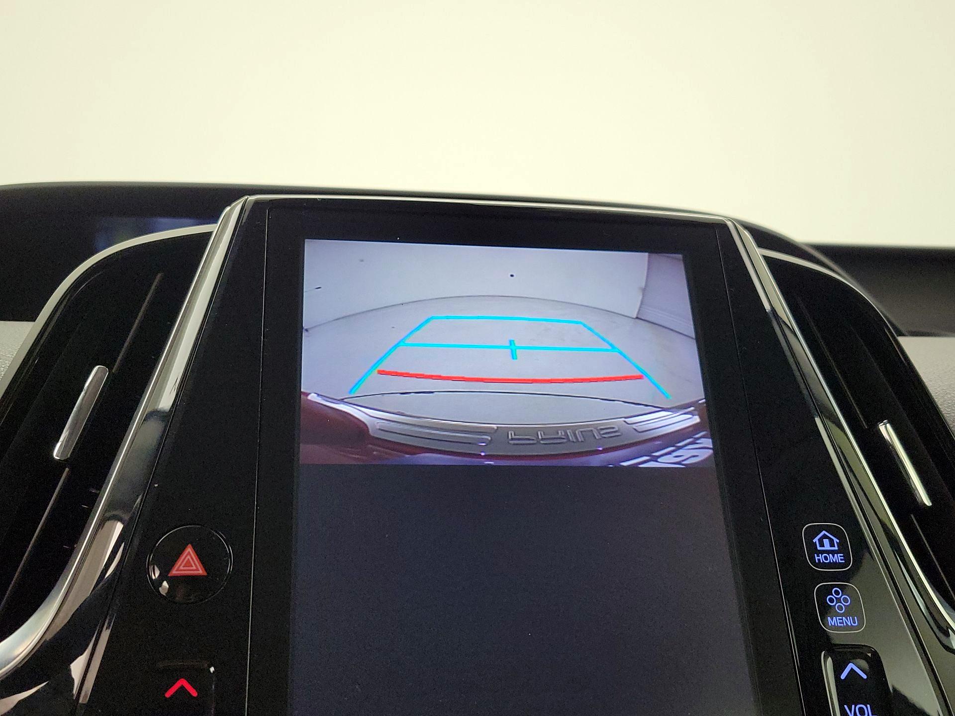 Thumbnail: 2018 Toyota Prius - 14