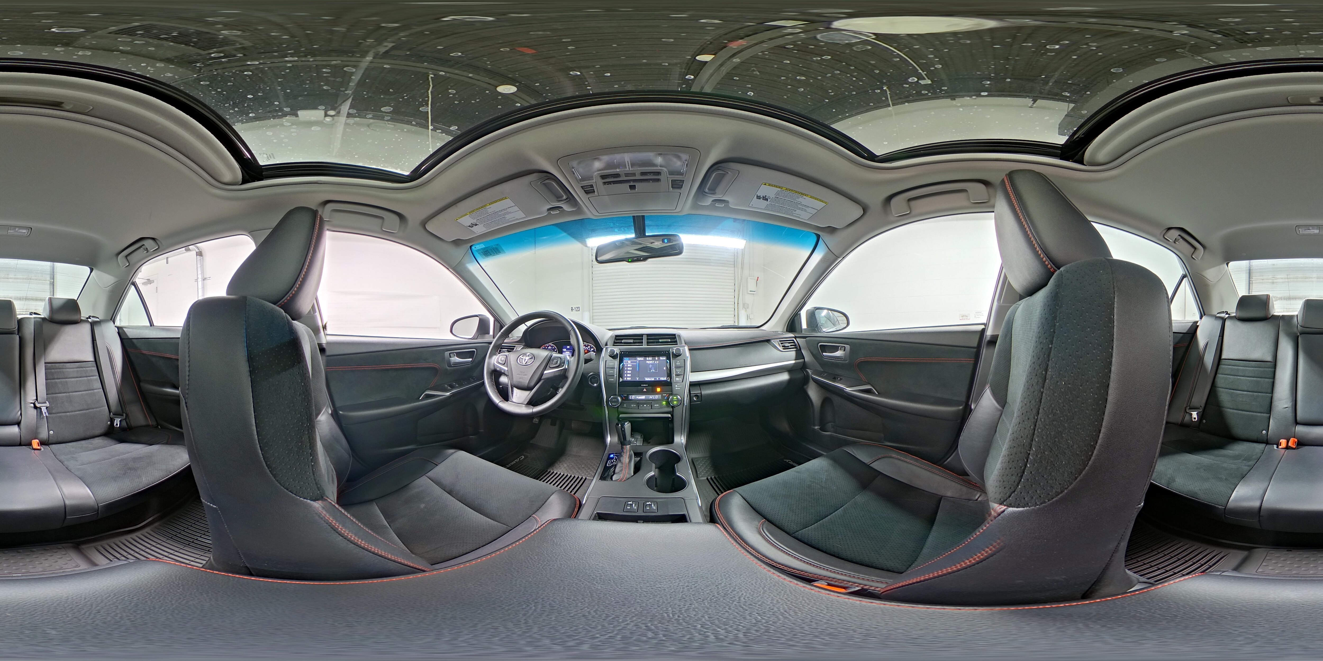 2016 Toyota Camry XSE - Photo 25