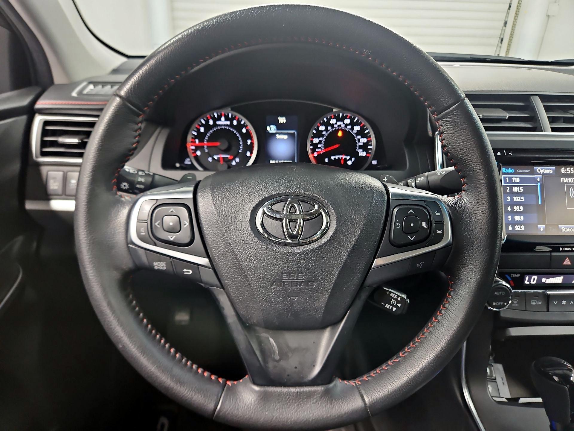Thumbnail: 2016 Toyota Camry - 10