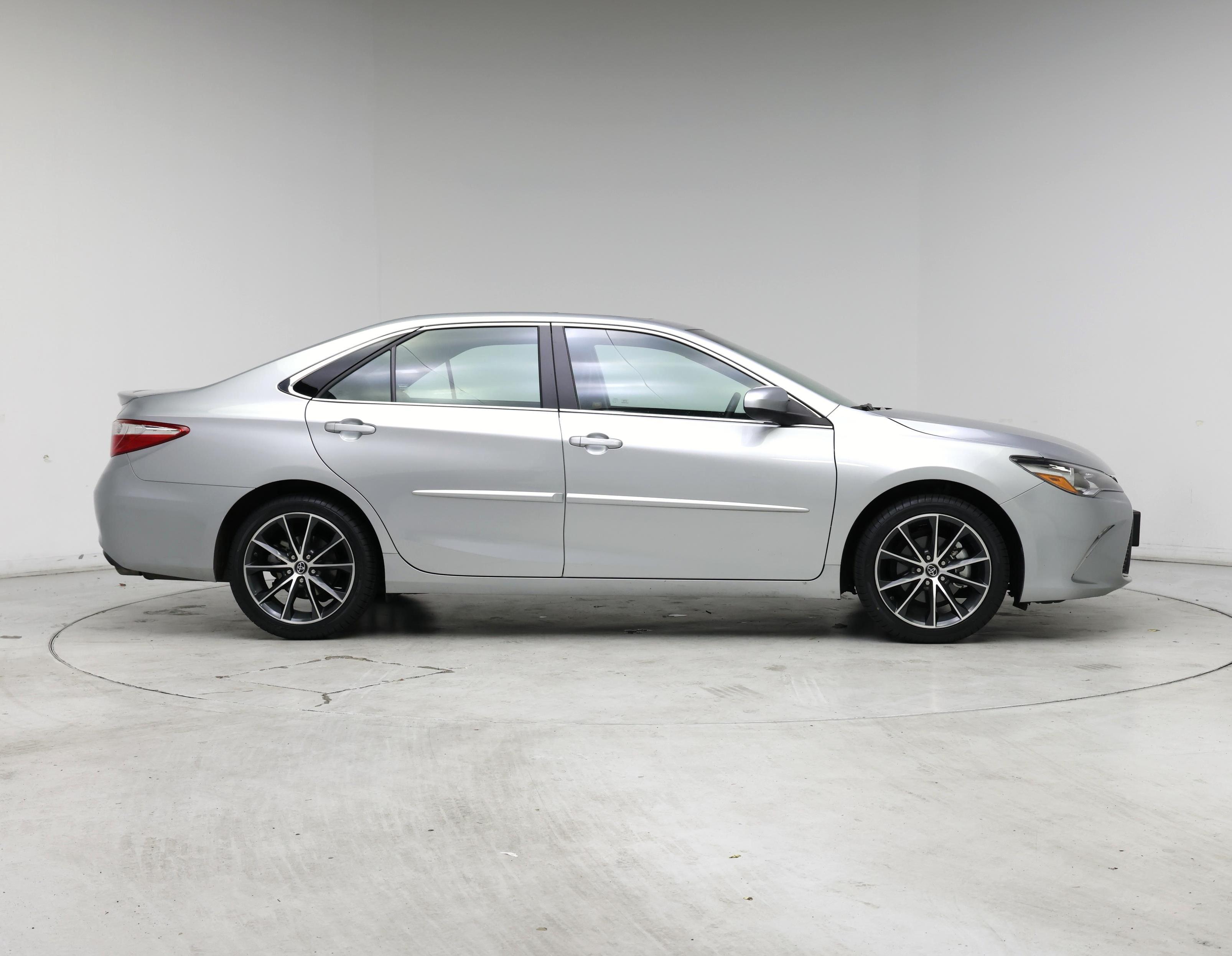 Thumbnail: 2016 Toyota Camry - 7