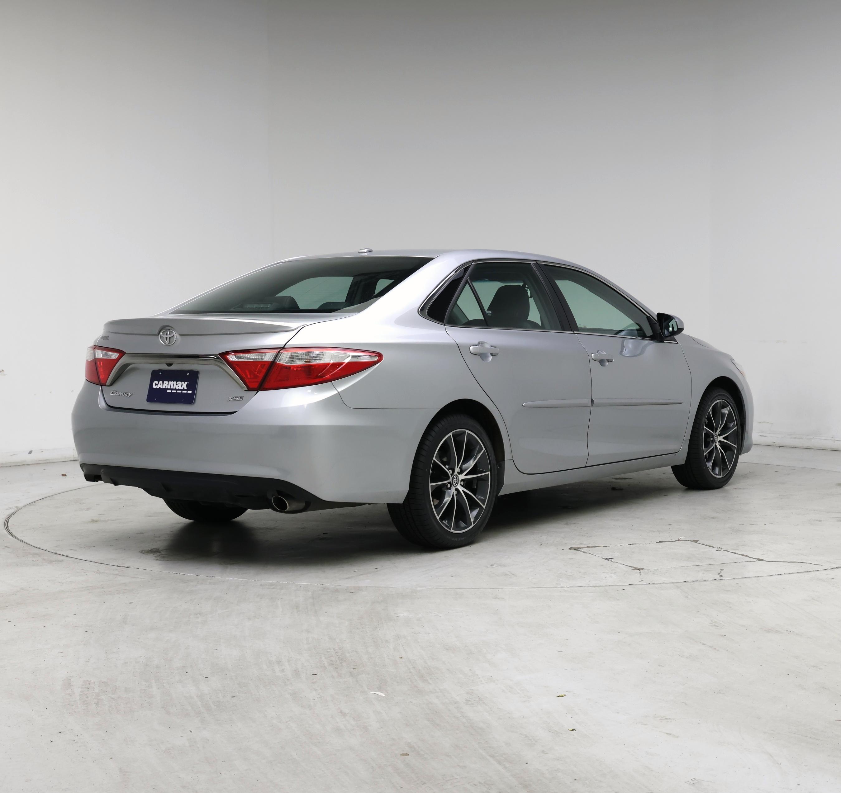 Thumbnail: 2016 Toyota Camry - 8