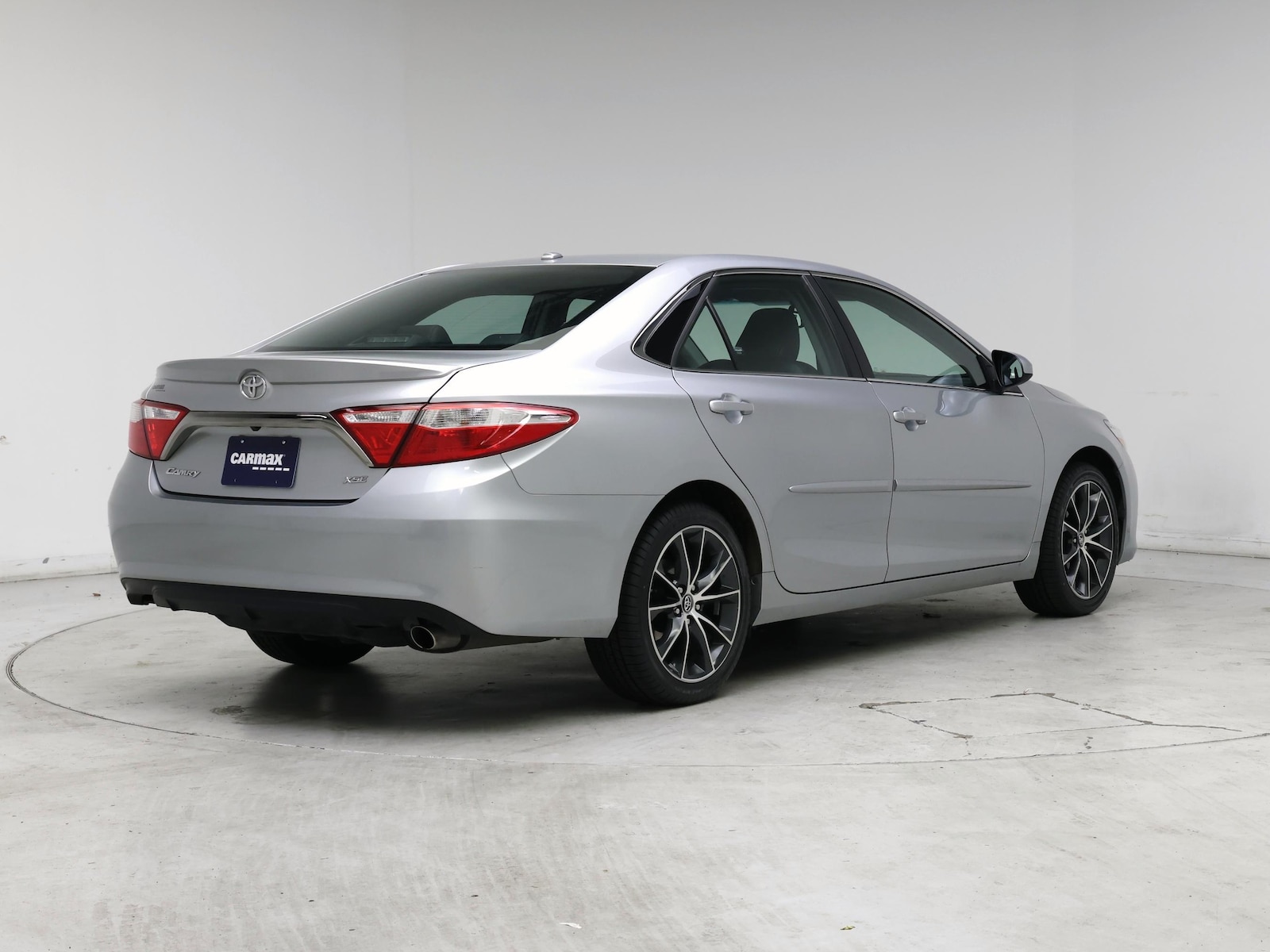 2016 Toyota Camry XSE - Photo 9