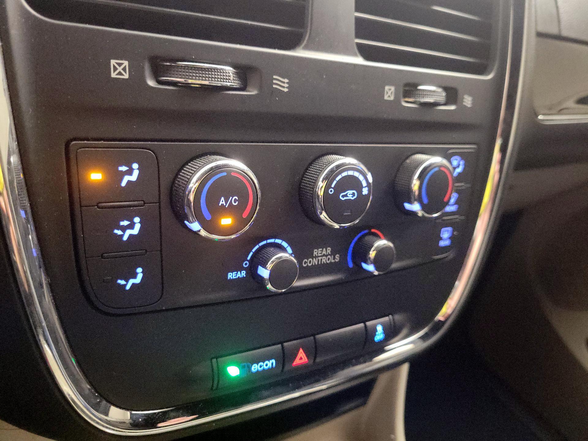 Thumbnail: 2020 Dodge Grand Caravan - 16