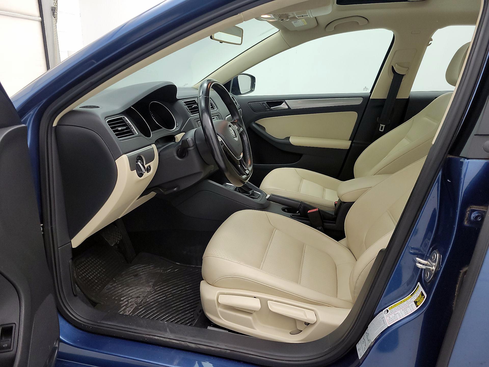 Thumbnail: 2018 Volkswagen Jetta - 11