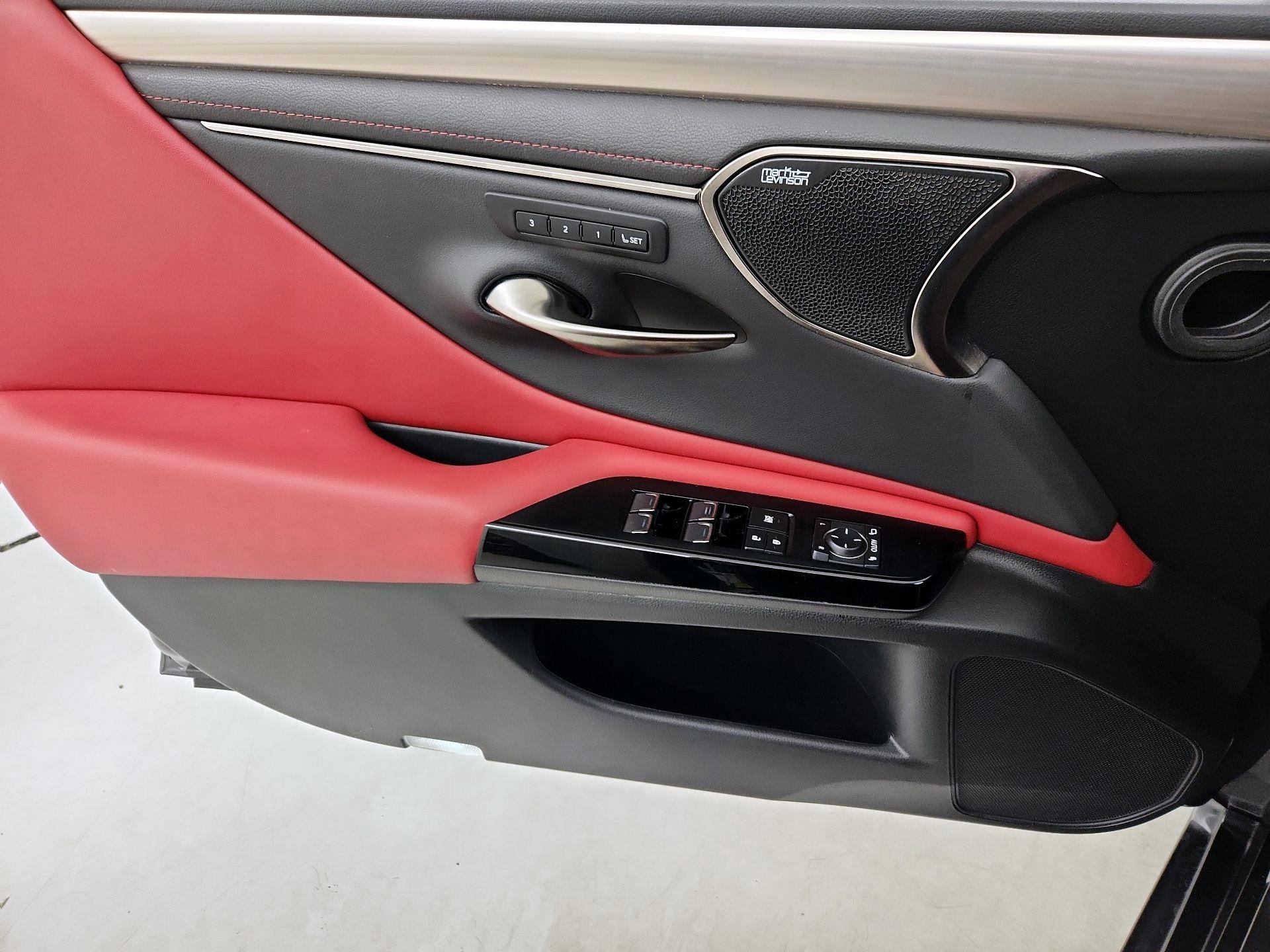 Thumbnail: 2022 Lexus ES - 12